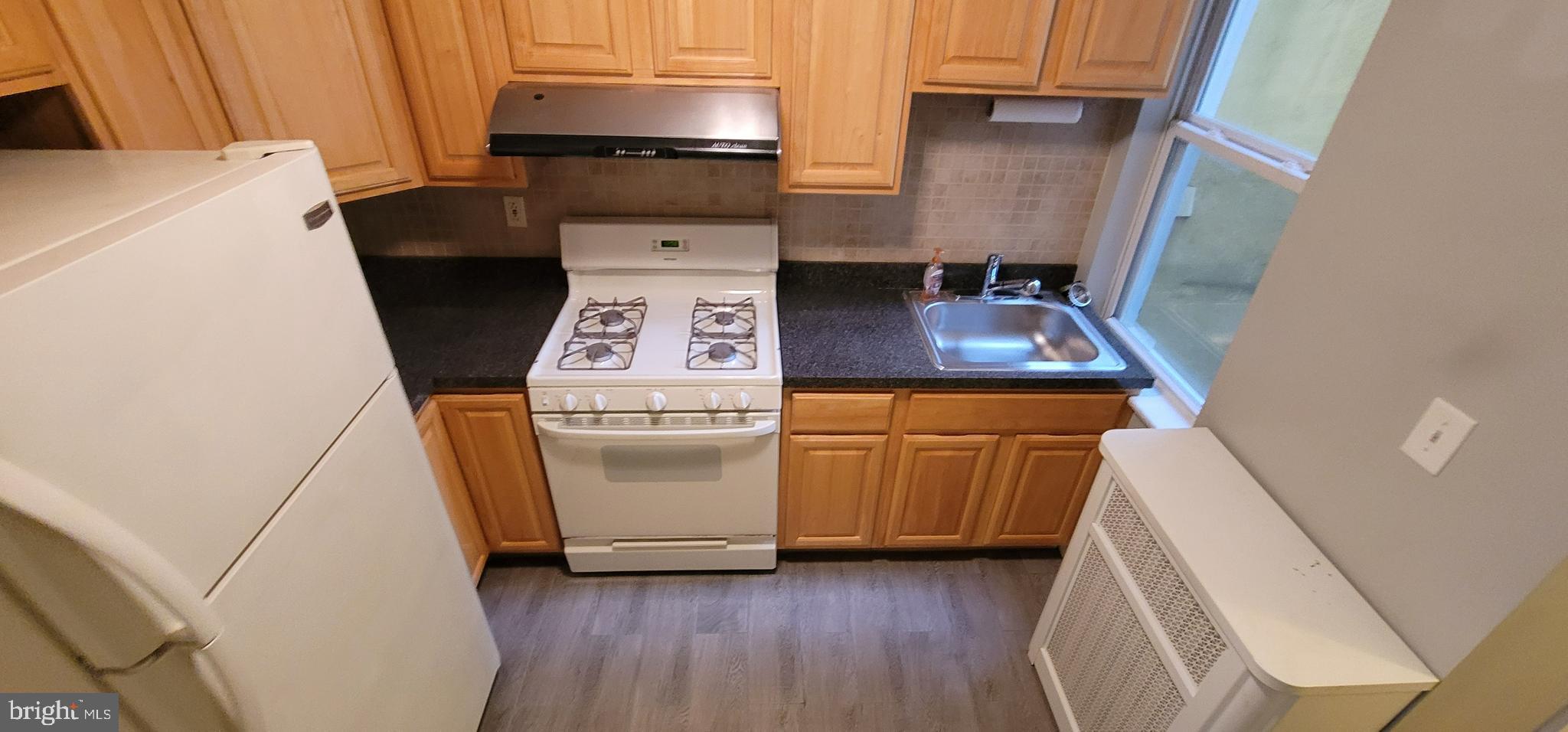 QUEEN VILLAGE - Residential Lease