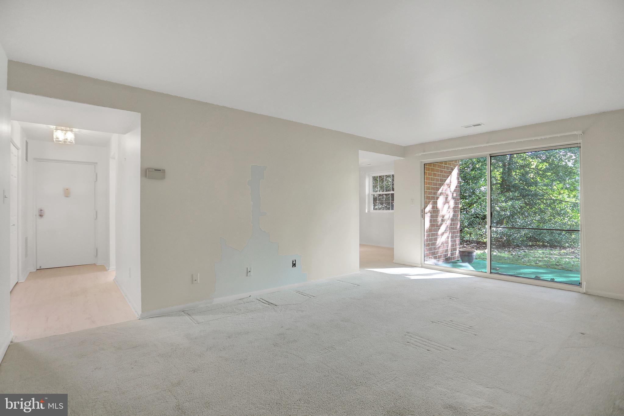 HOLLY HALL - Residential