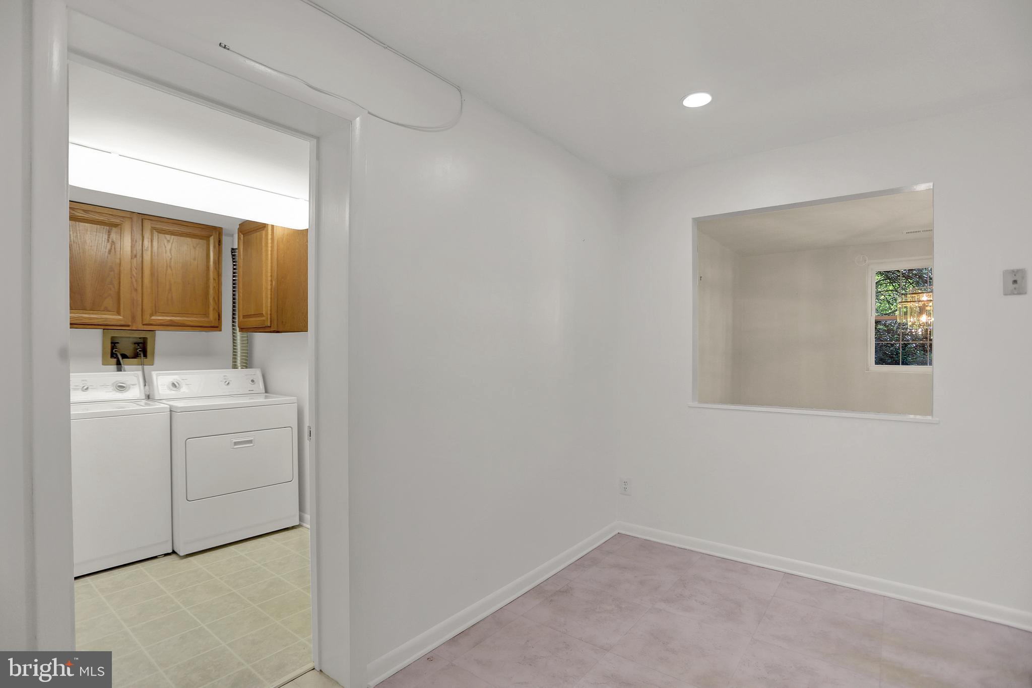 HOLLY HALL - Residential