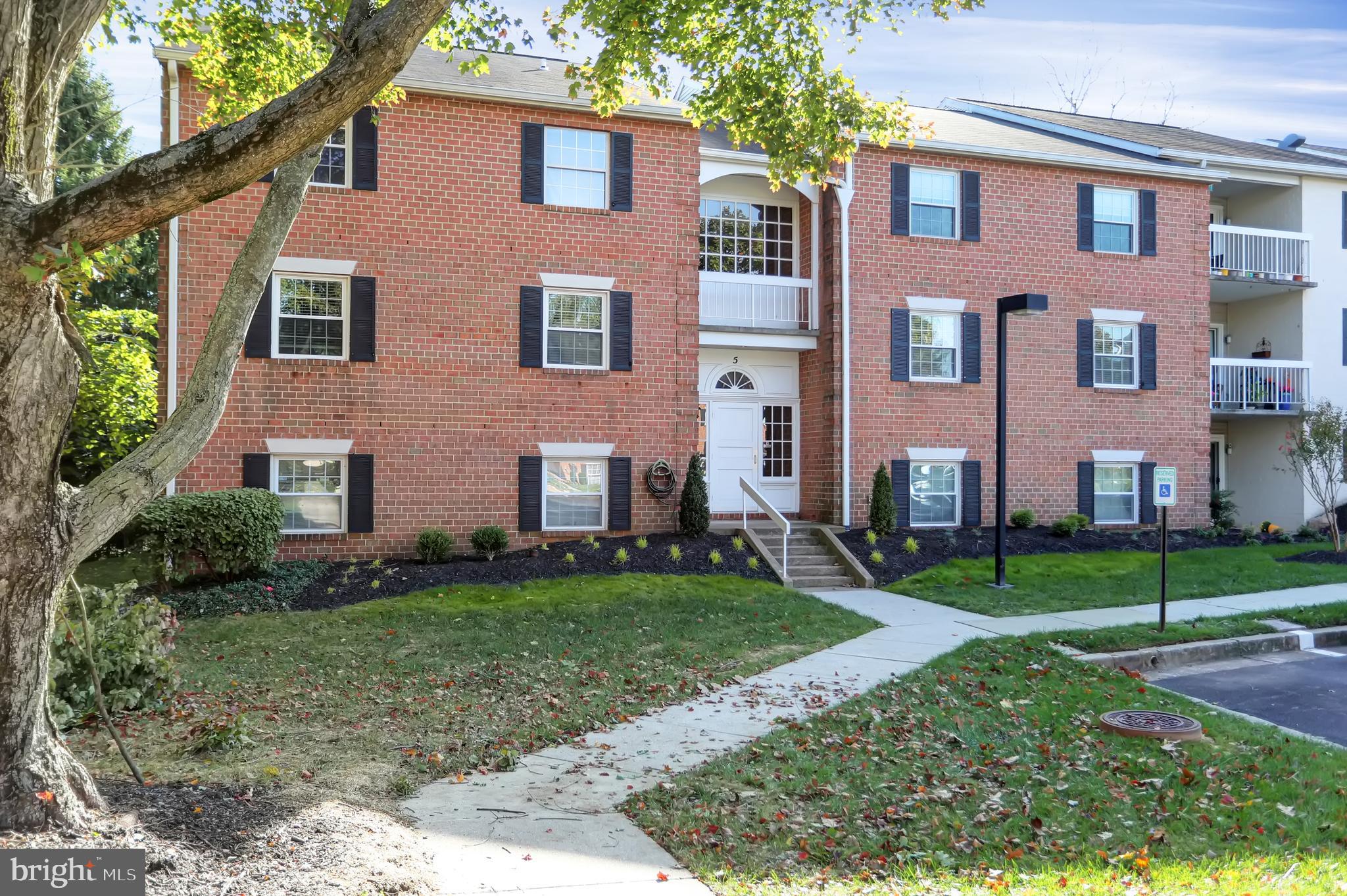 HOLLY HALL - Residential