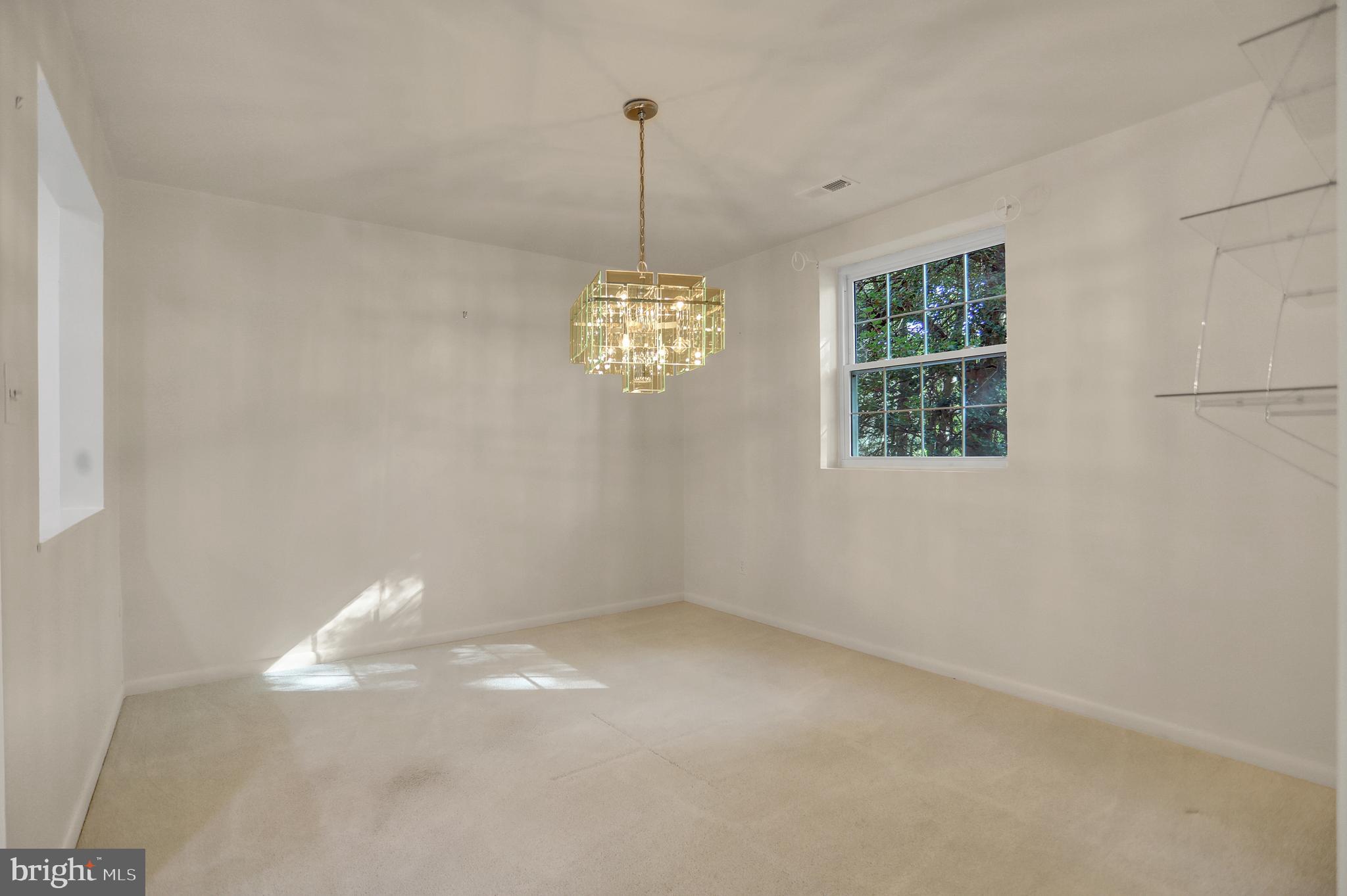 HOLLY HALL - Residential