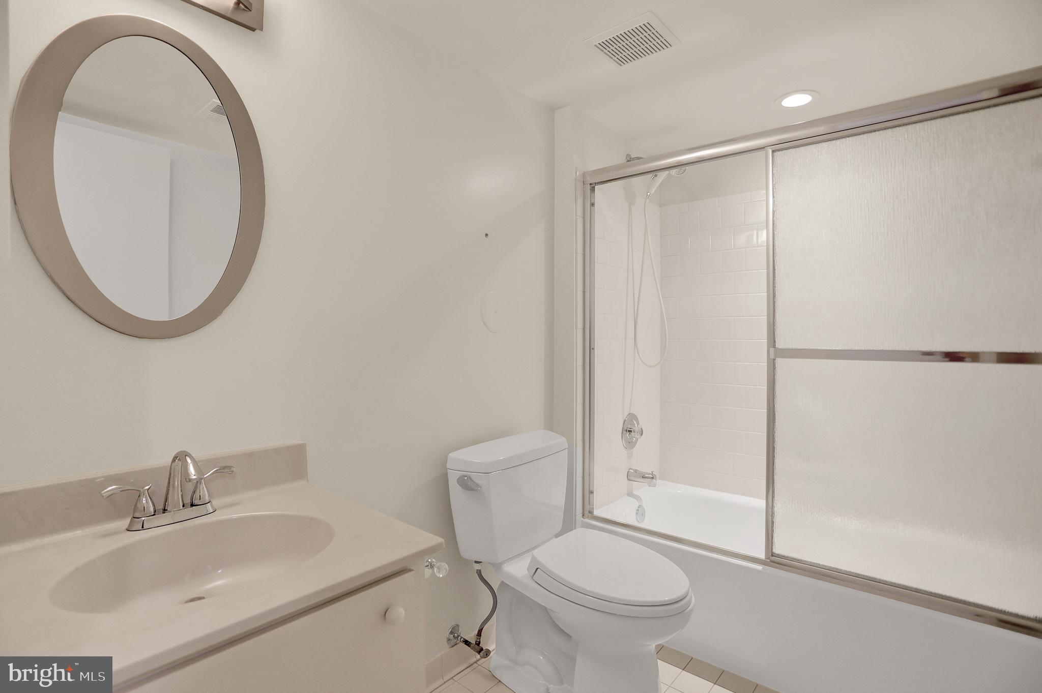 HOLLY HALL - Residential