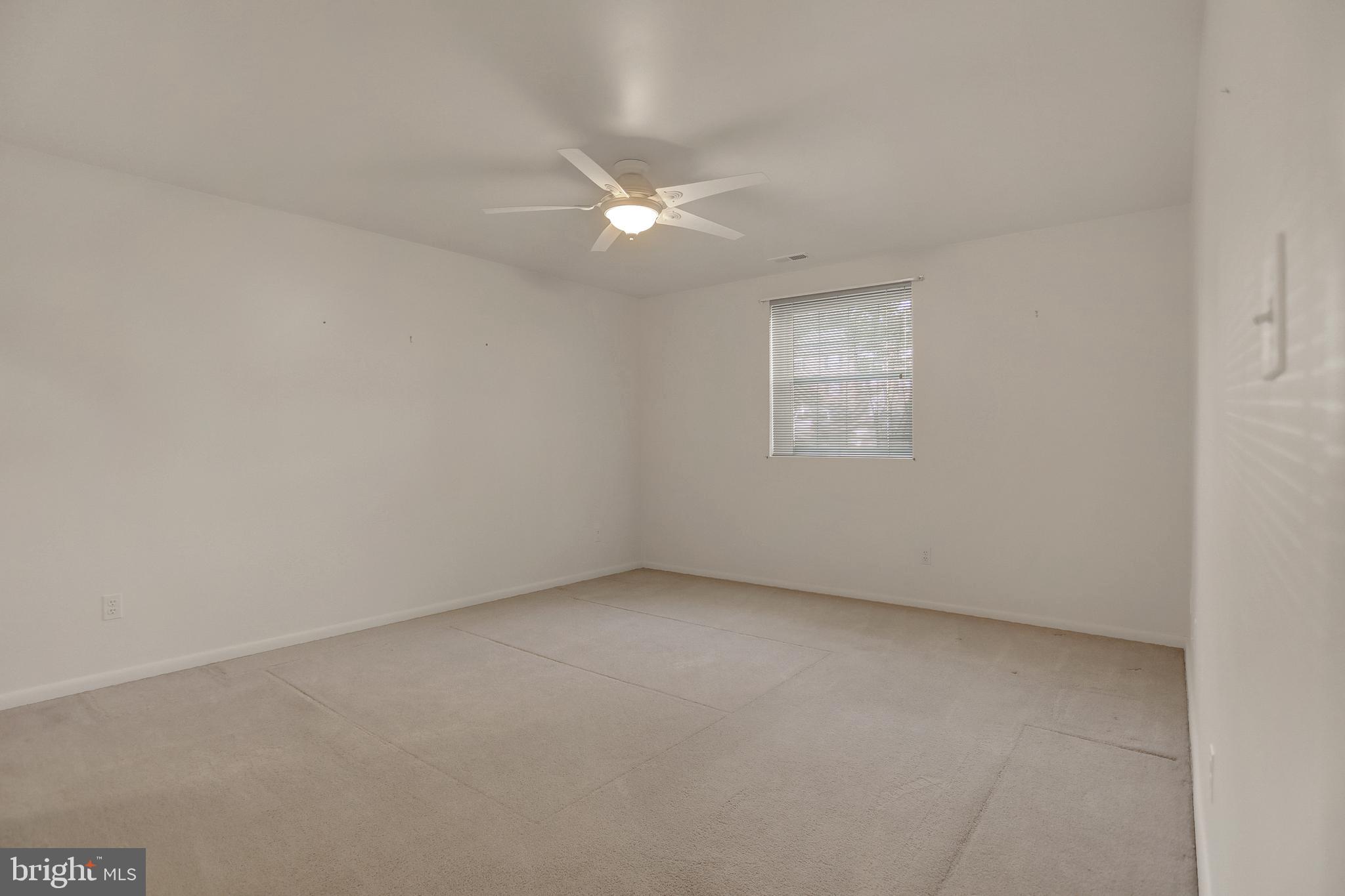 HOLLY HALL - Residential