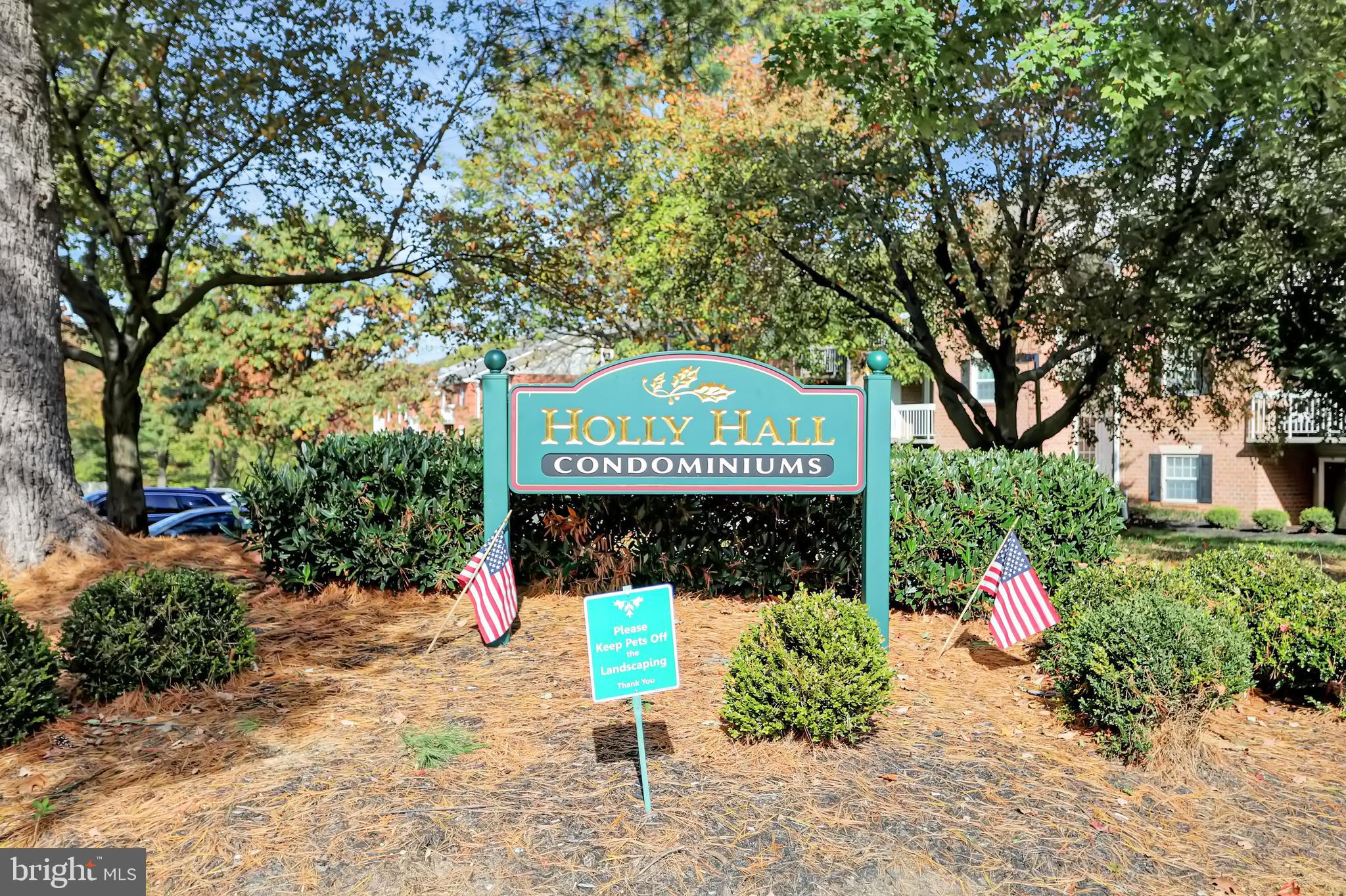 HOLLY HALL - Residential