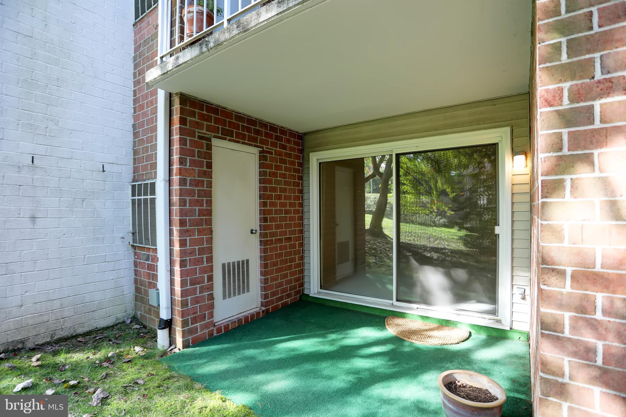 HOLLY HALL - Residential