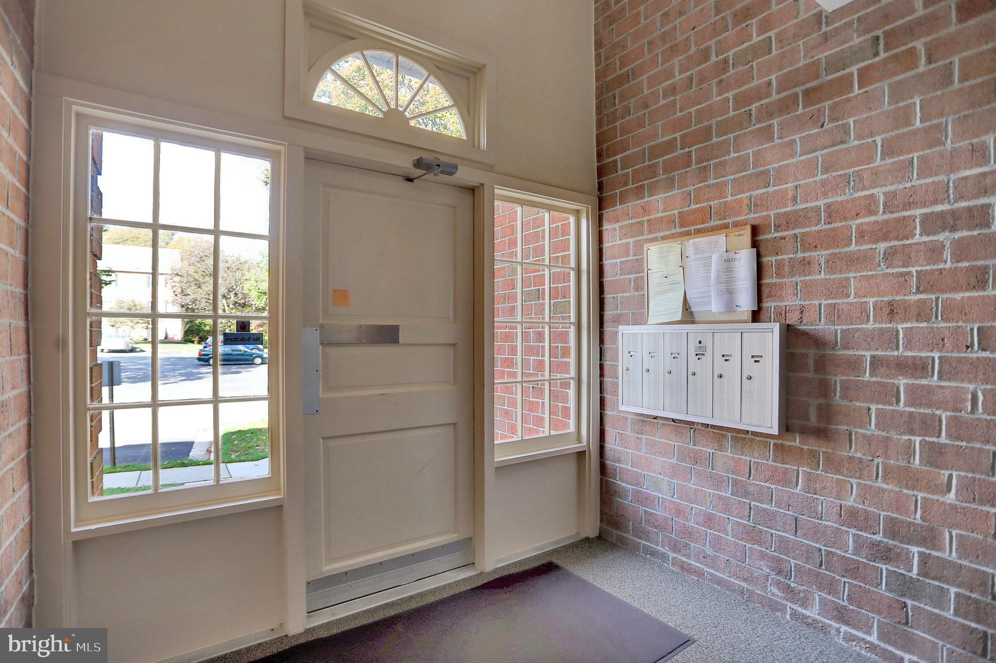 HOLLY HALL - Residential