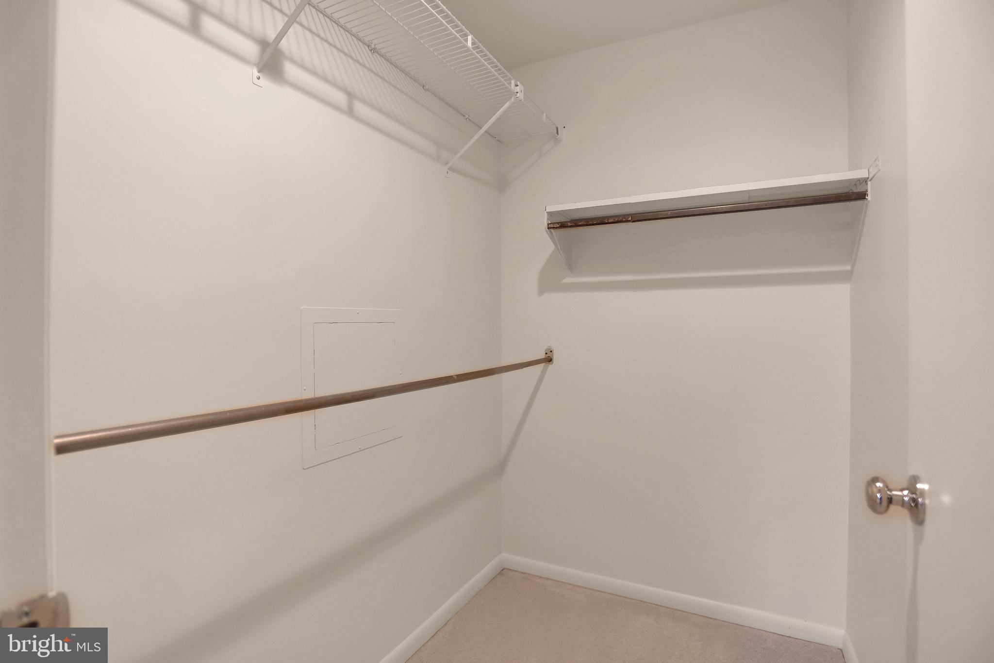 HOLLY HALL - Residential