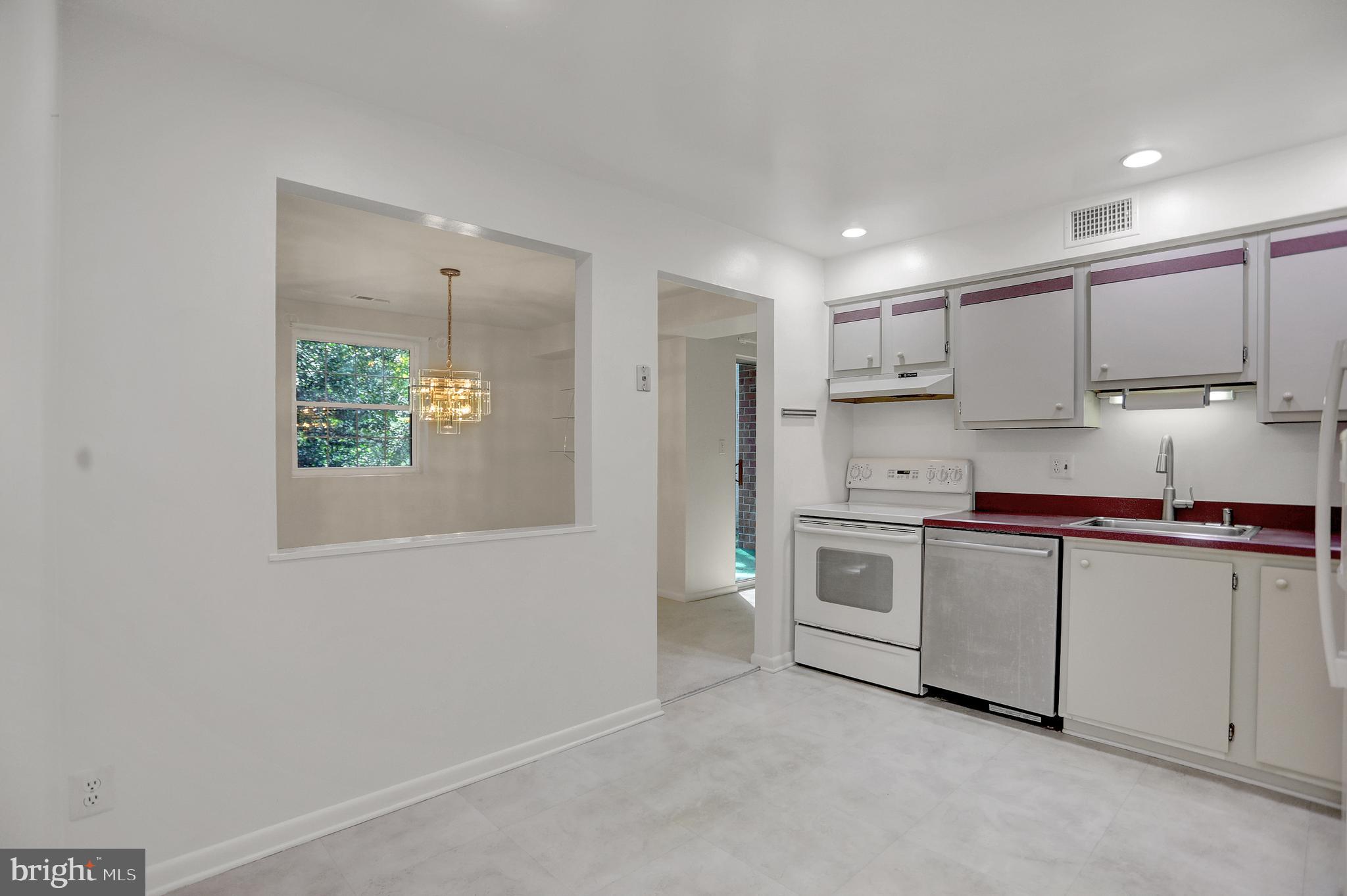 HOLLY HALL - Residential