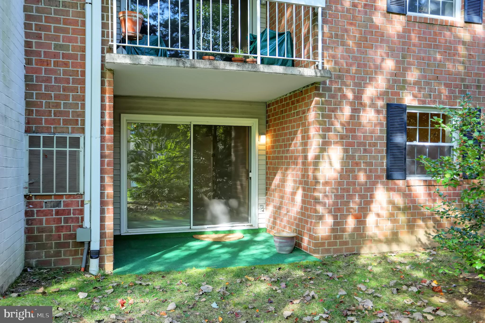 HOLLY HALL - Residential