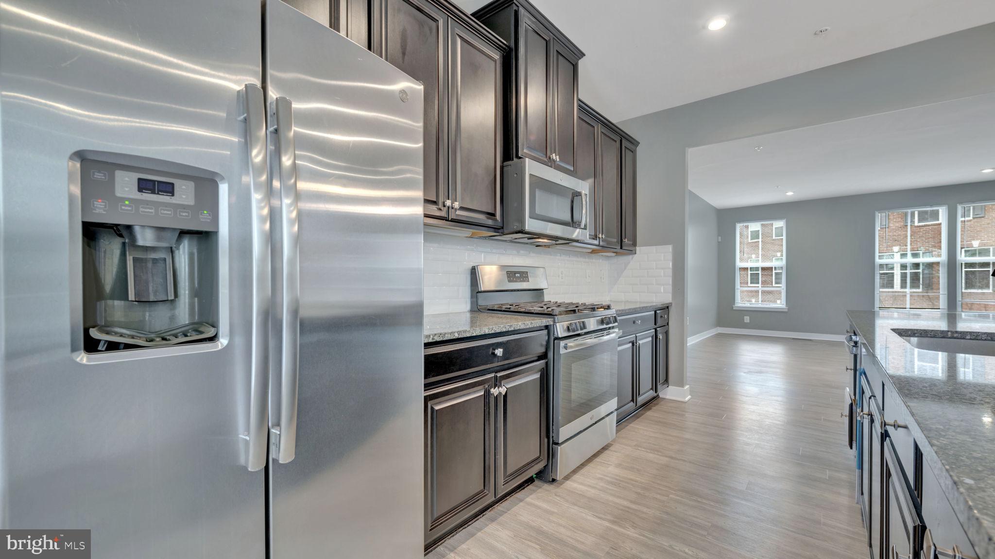 WESTCHESTER SQUARE - Residential