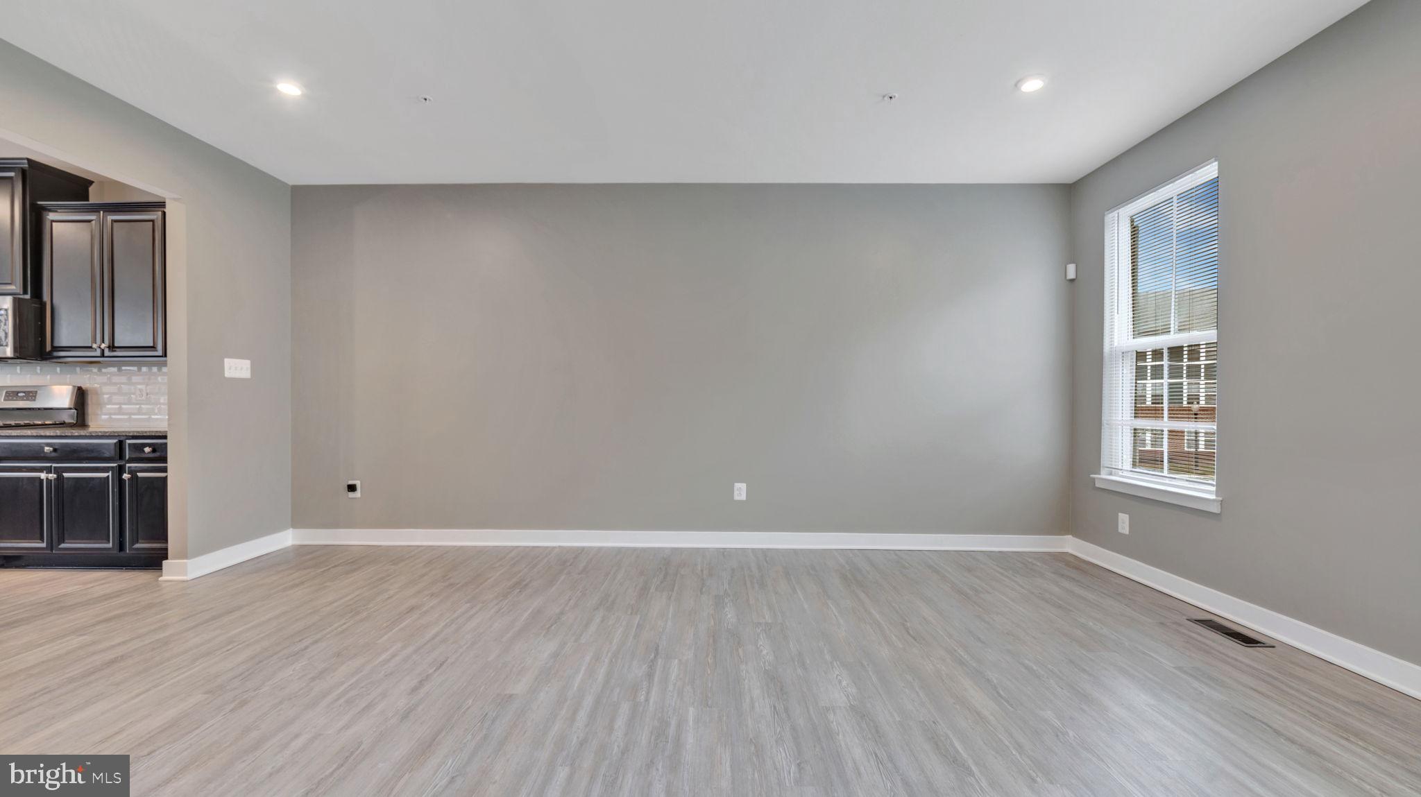 WESTCHESTER SQUARE - Residential