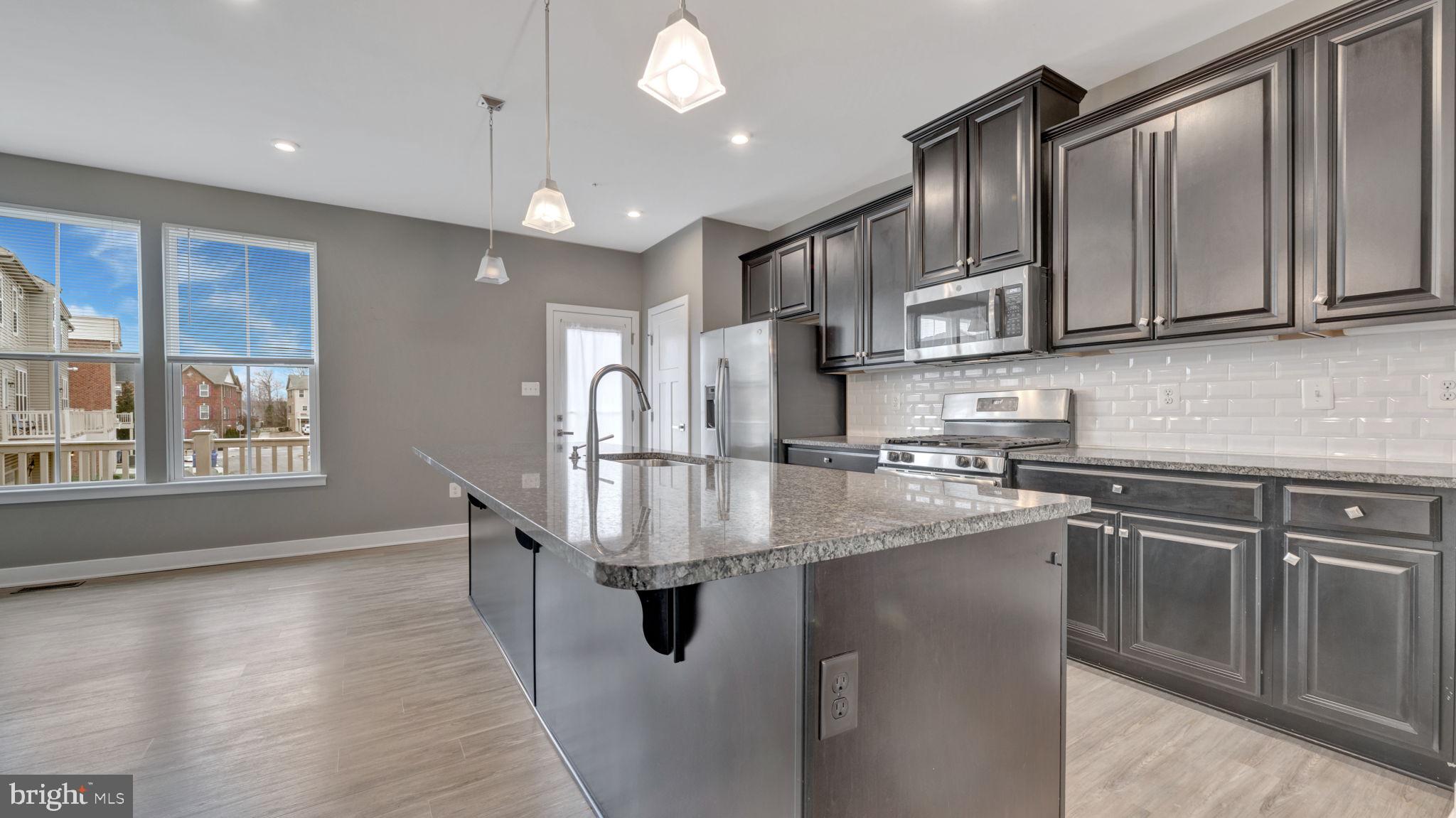 WESTCHESTER SQUARE - Residential