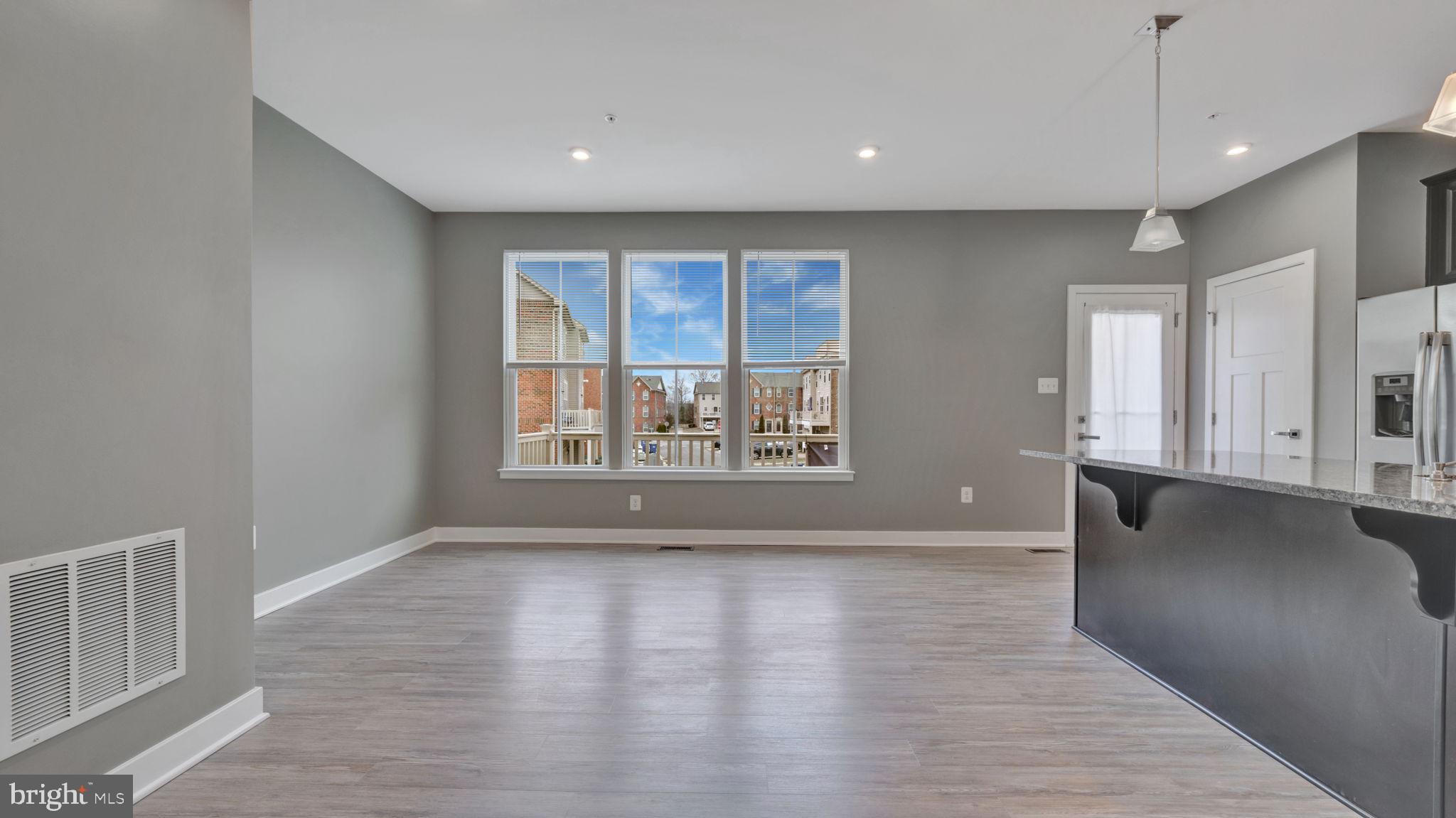 WESTCHESTER SQUARE - Residential