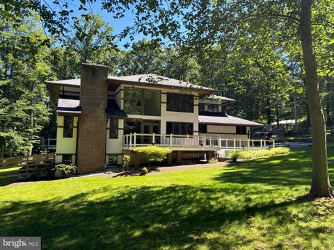 Photo of 11455 S Glen Road, POTOMAC, MD 20854 (MLS # MDMC2241168)