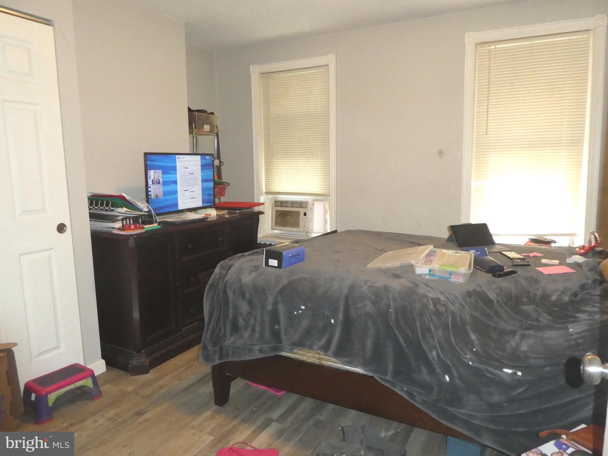 GERMANTOWN (EAST) - Residential