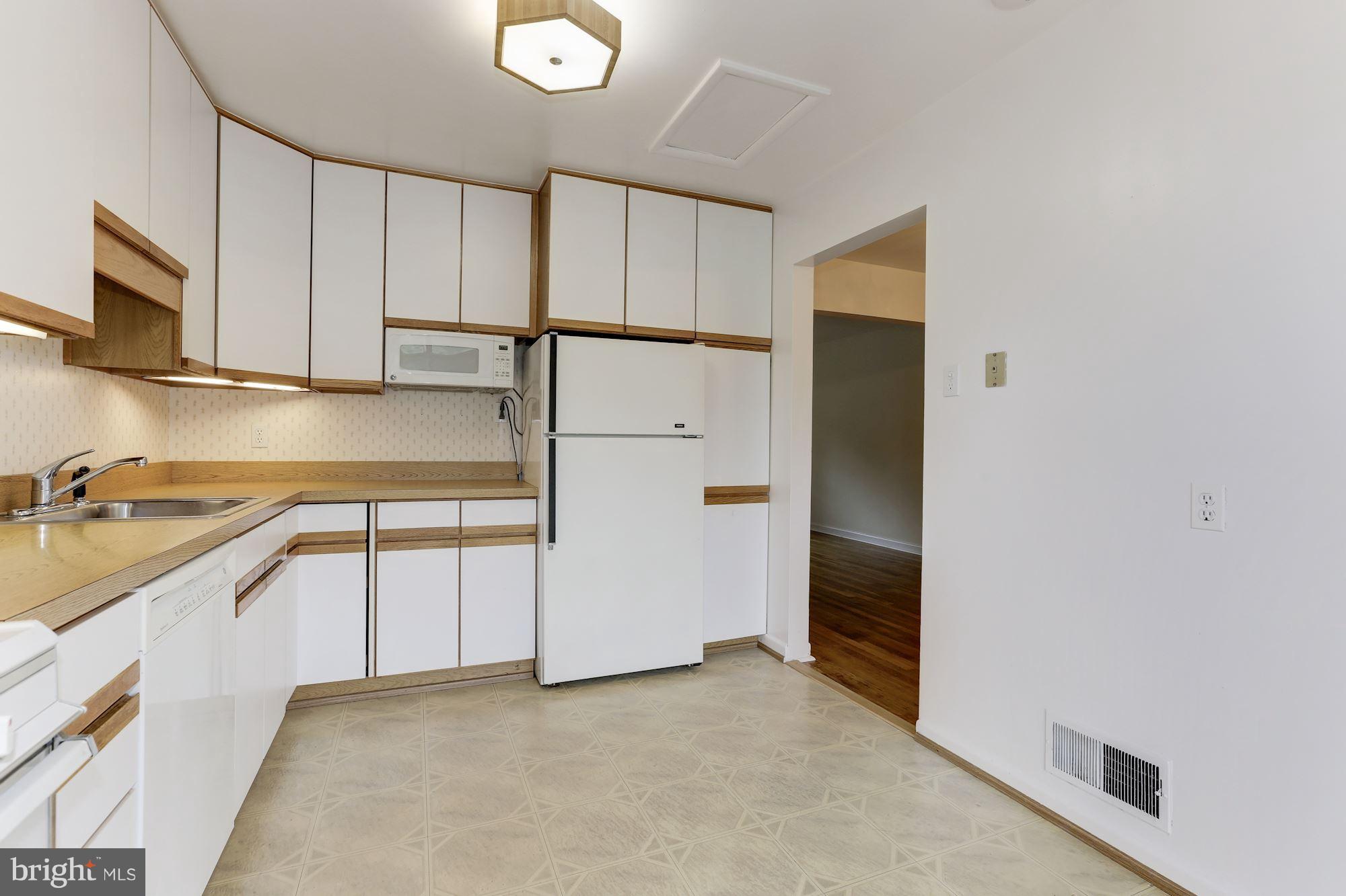 FRANKLIN PARK - Residential Lease