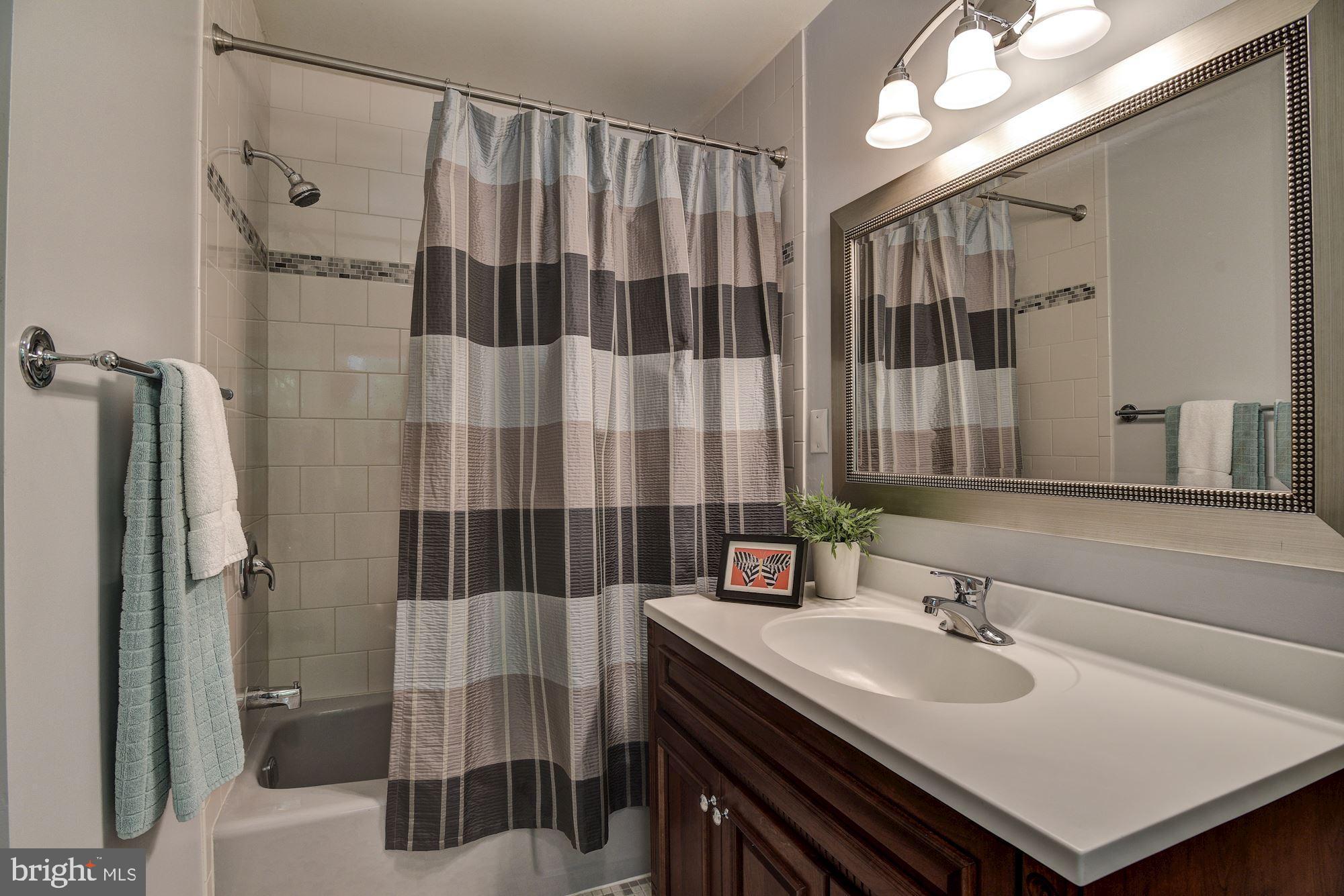 RIVER FALLS - Residential