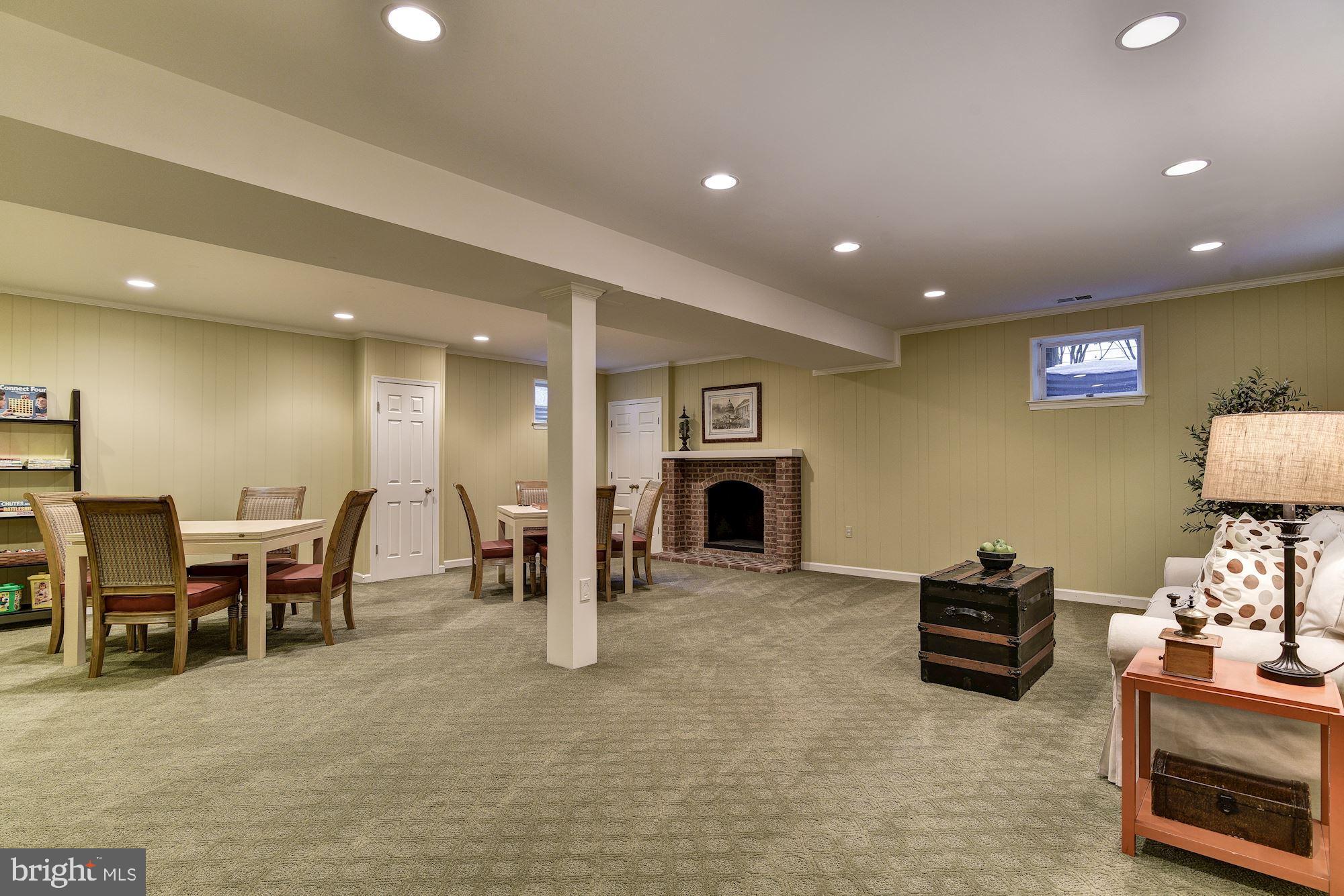 RIVER FALLS - Residential