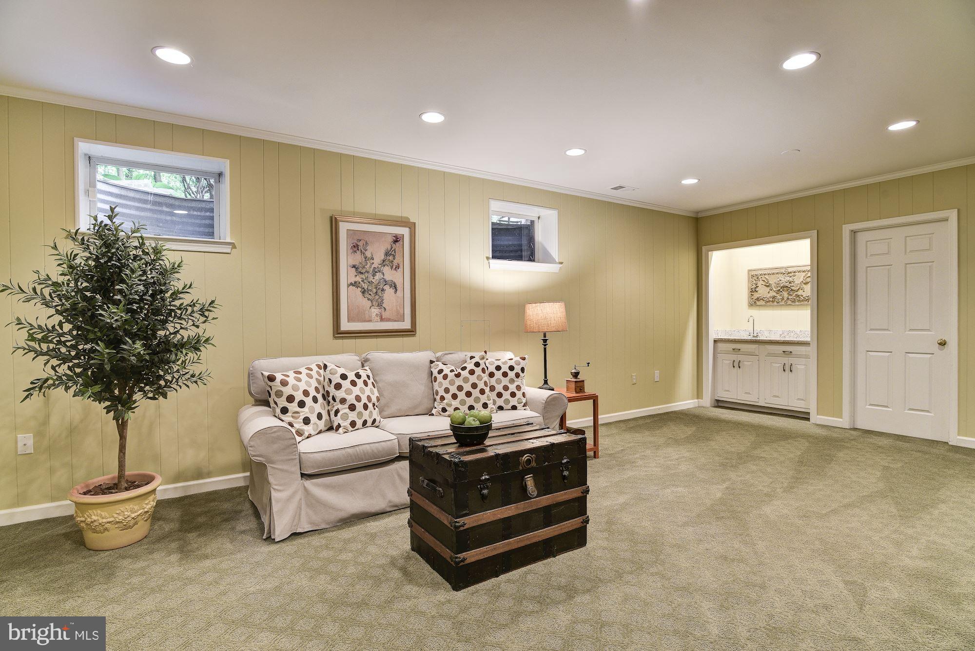 RIVER FALLS - Residential