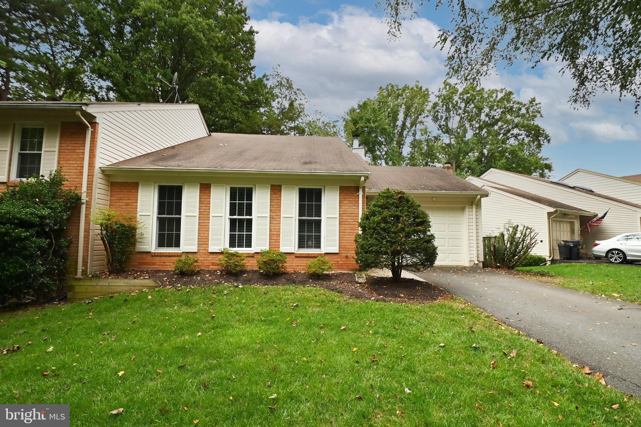 10048 WOOD SORRELS LANE