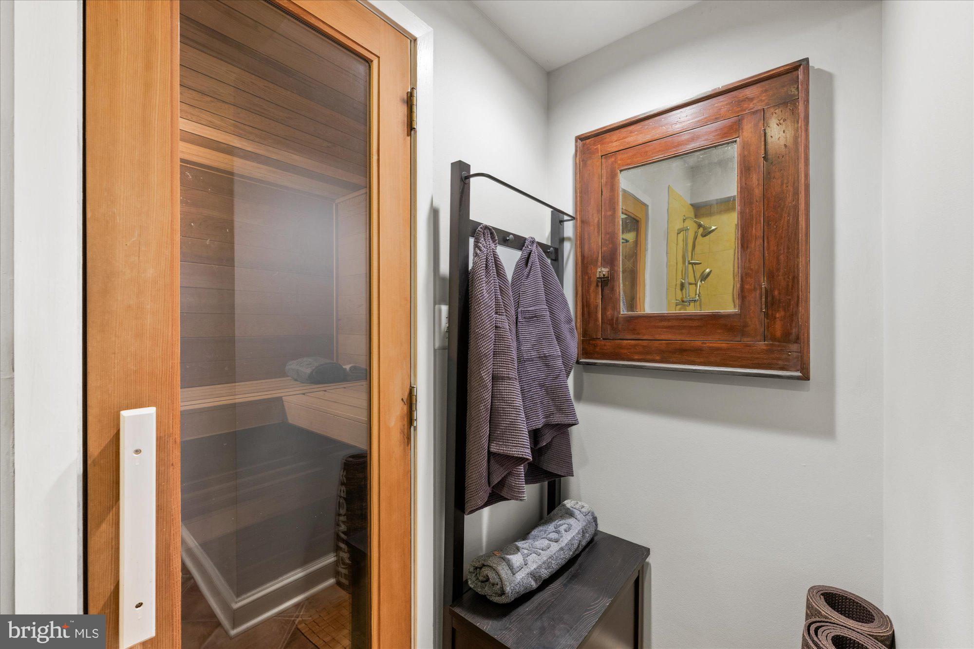 BELMONT COUNTRY CLUB - Residential