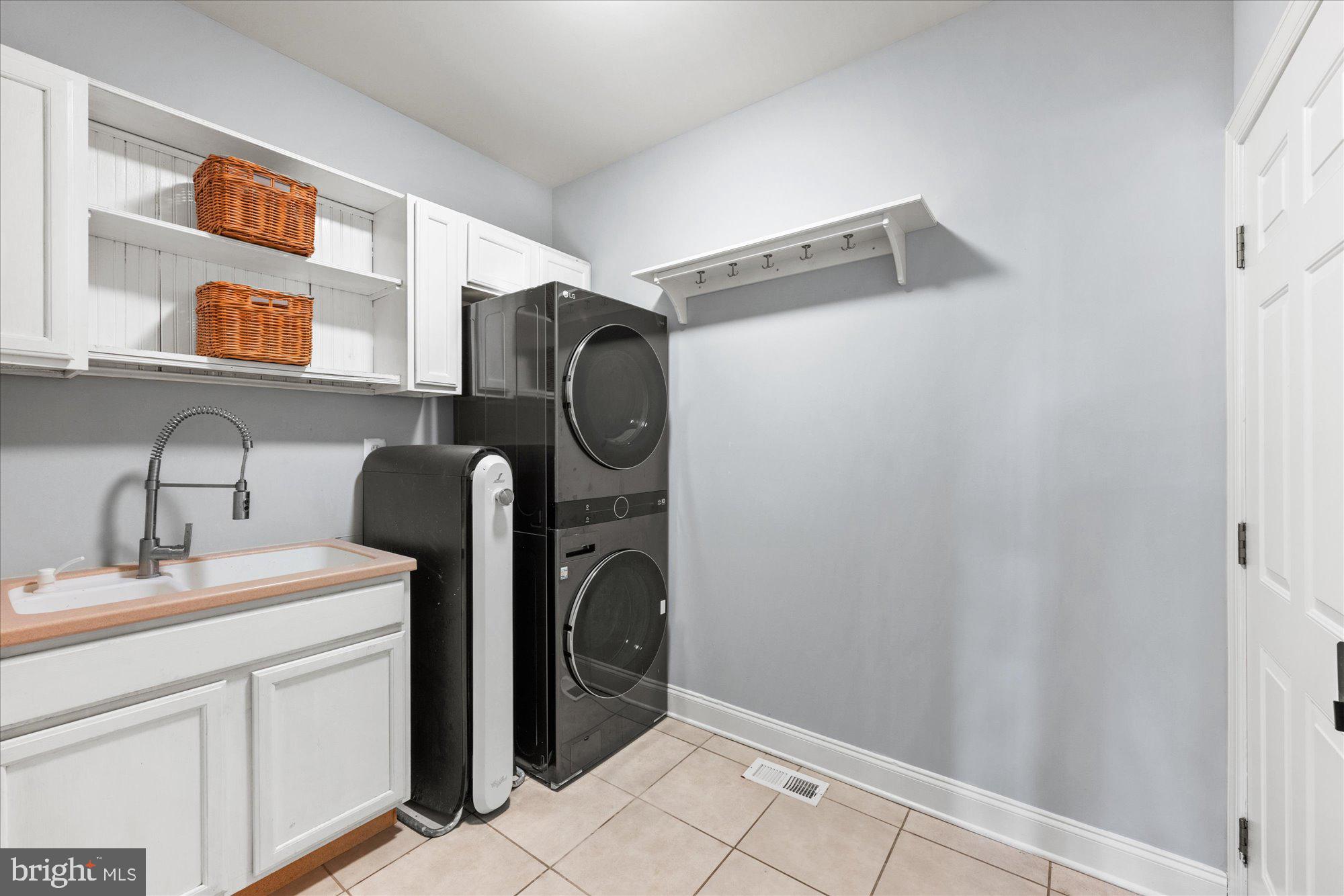 BELMONT COUNTRY CLUB - Residential