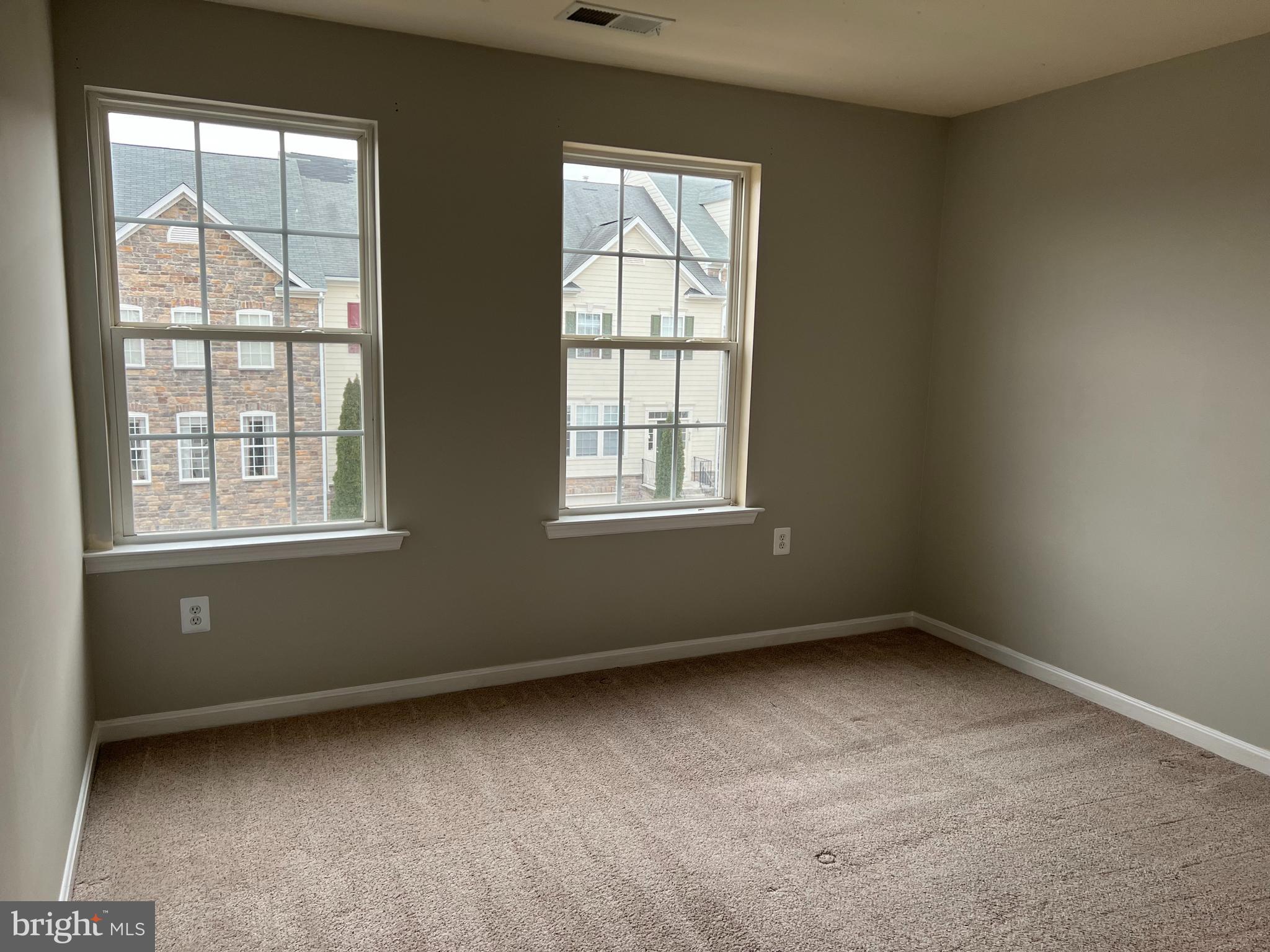 POTOMAC CROSSING - Residential Lease