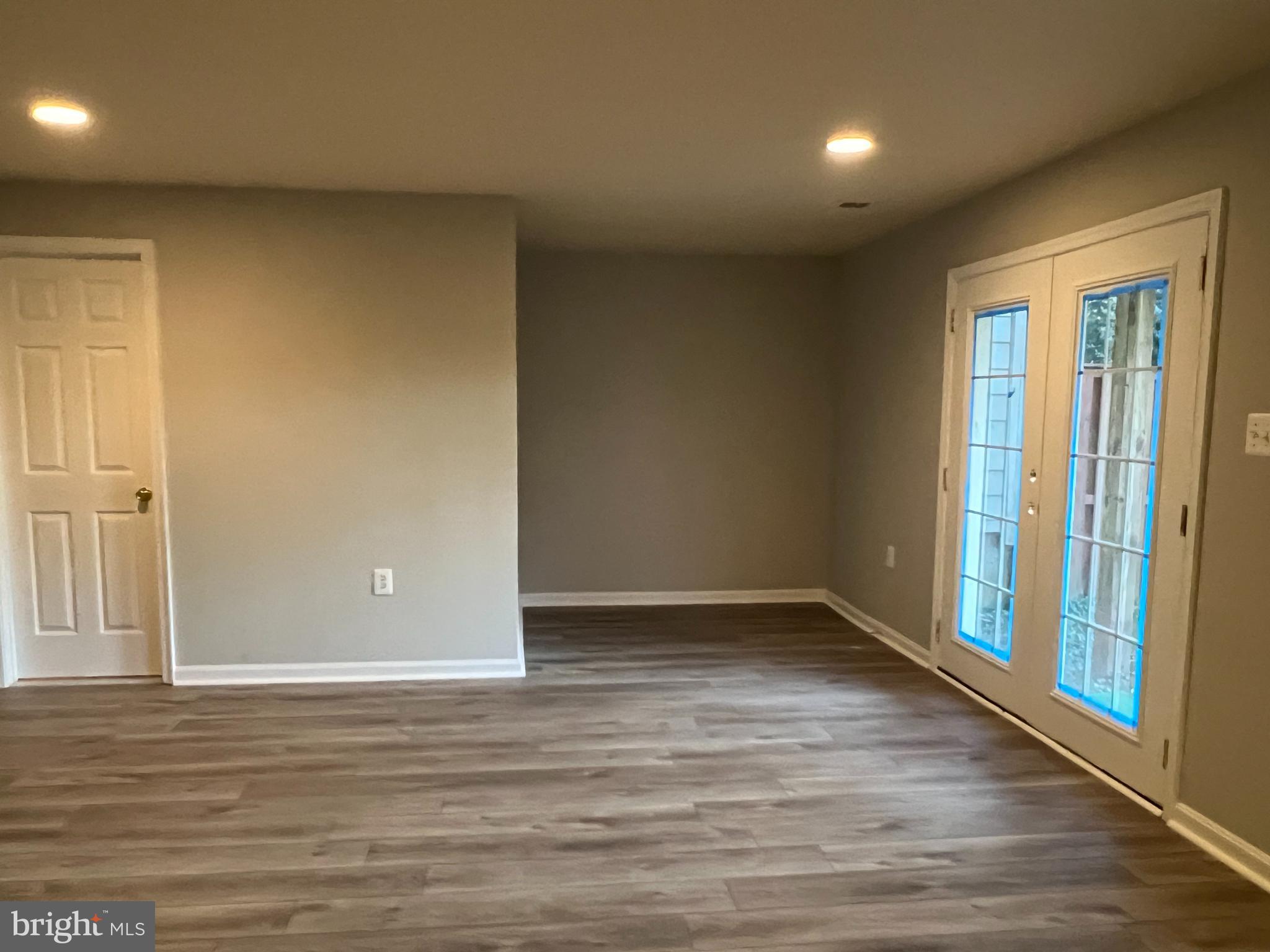 POTOMAC CROSSING - Residential Lease