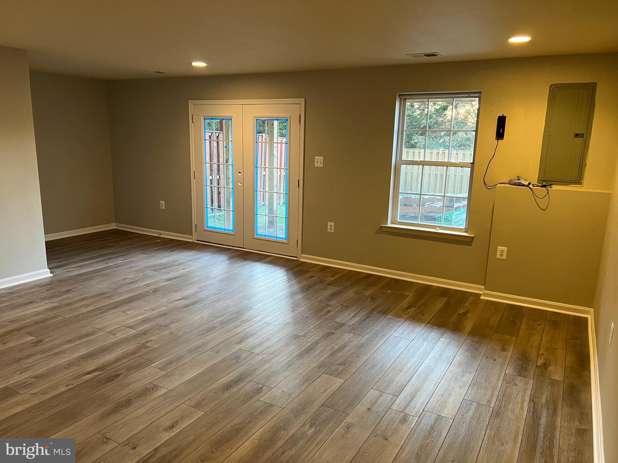 POTOMAC CROSSING - Residential Lease