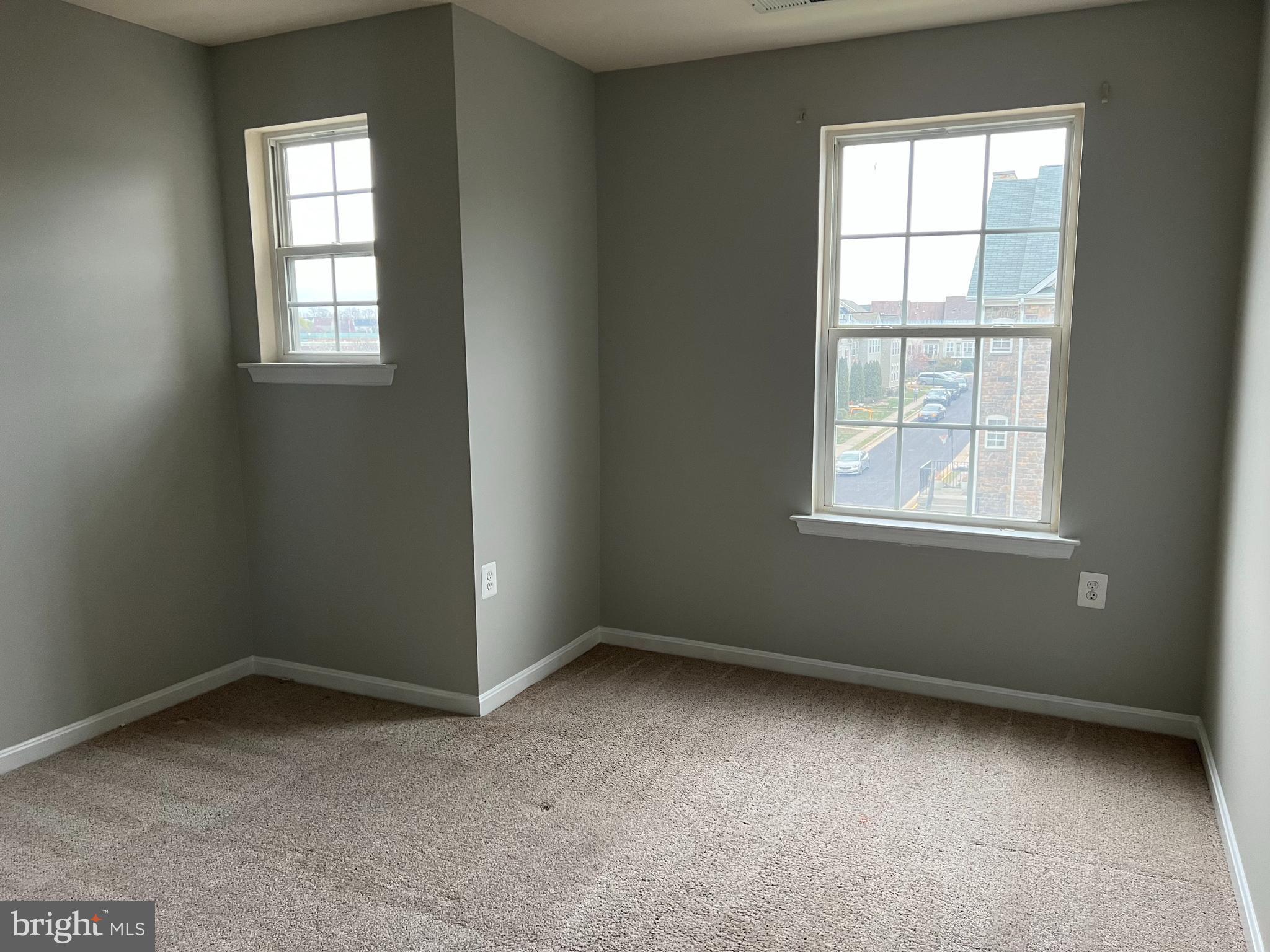 POTOMAC CROSSING - Residential Lease