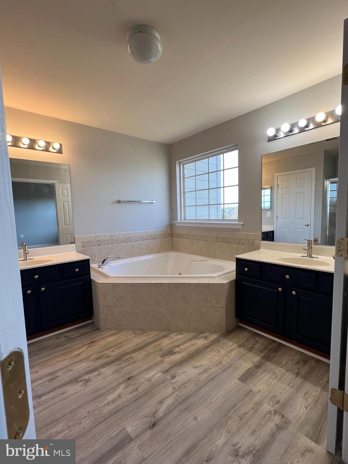 POTOMAC CROSSING - Residential Lease