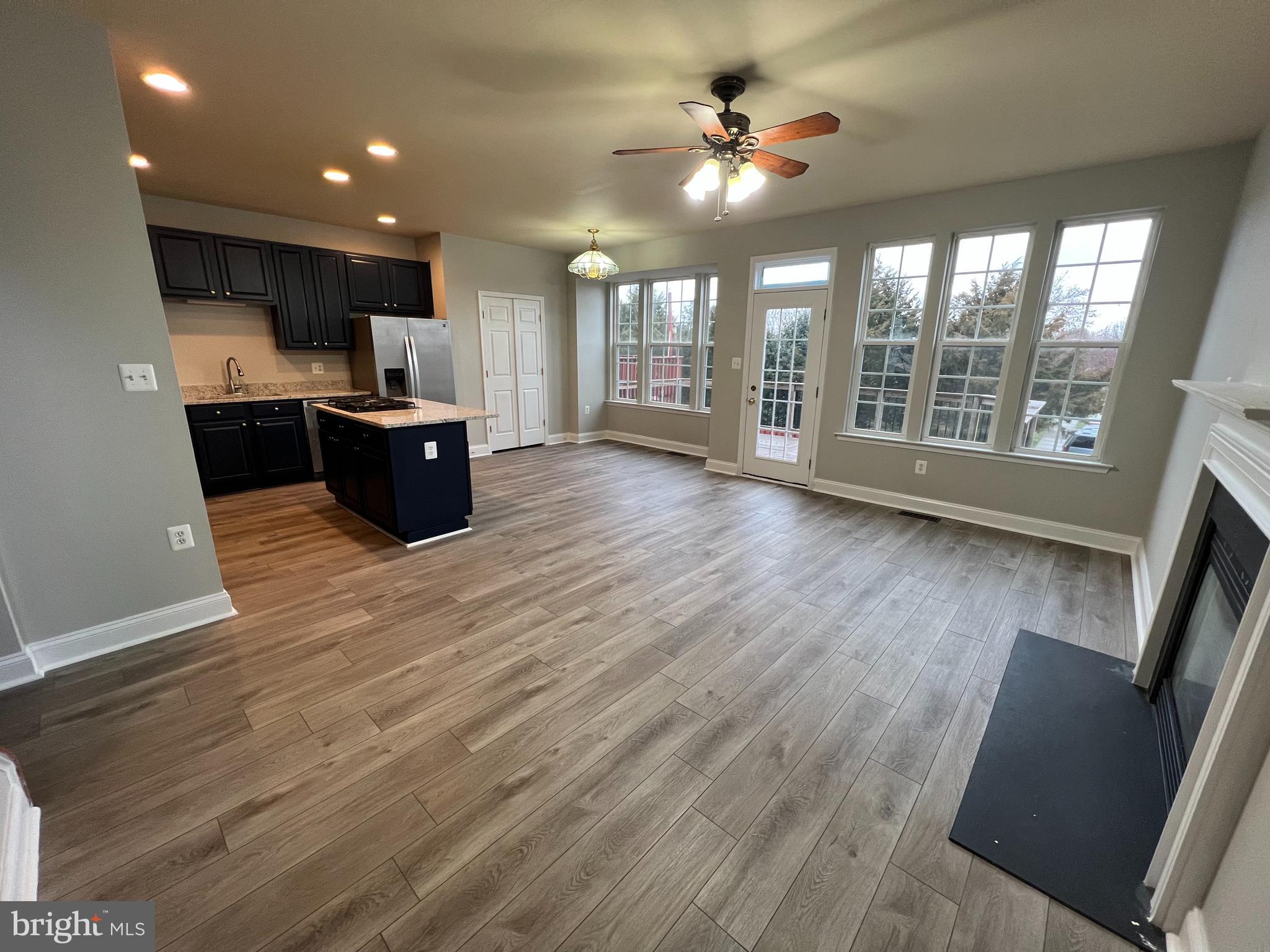 POTOMAC CROSSING - Residential Lease