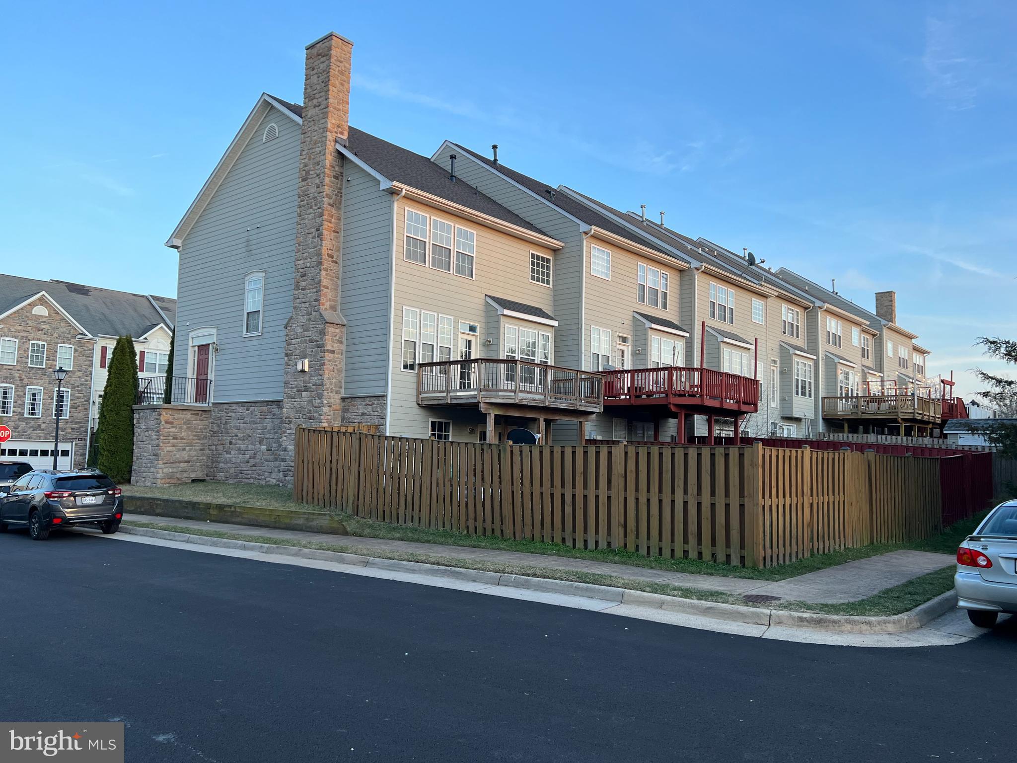 POTOMAC CROSSING - Residential Lease