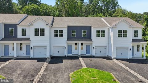 Homes For Sale - 204 Derby Drive<br/> COATESVILLE, PA 19320