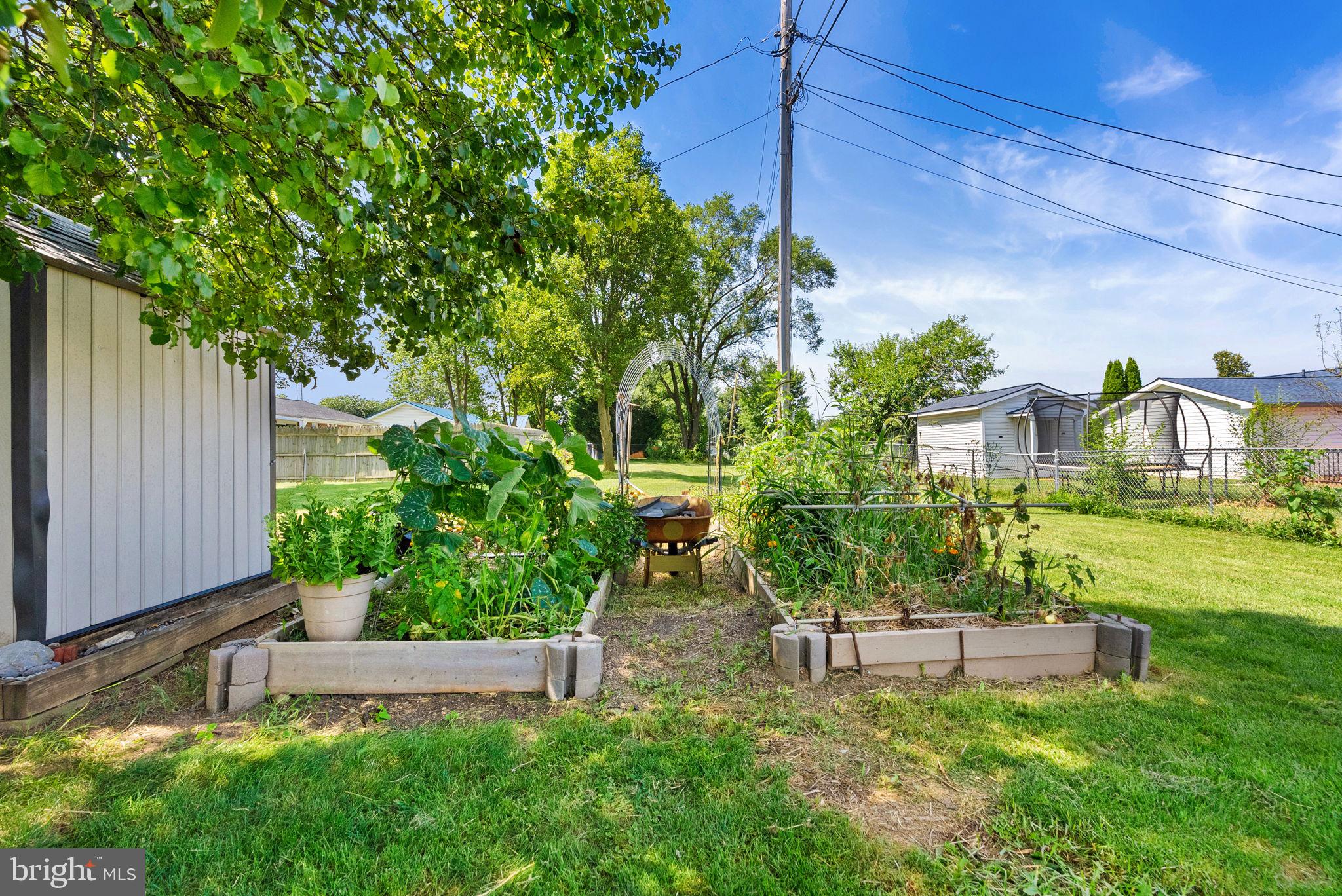 SKY-LIN PARK - Residential