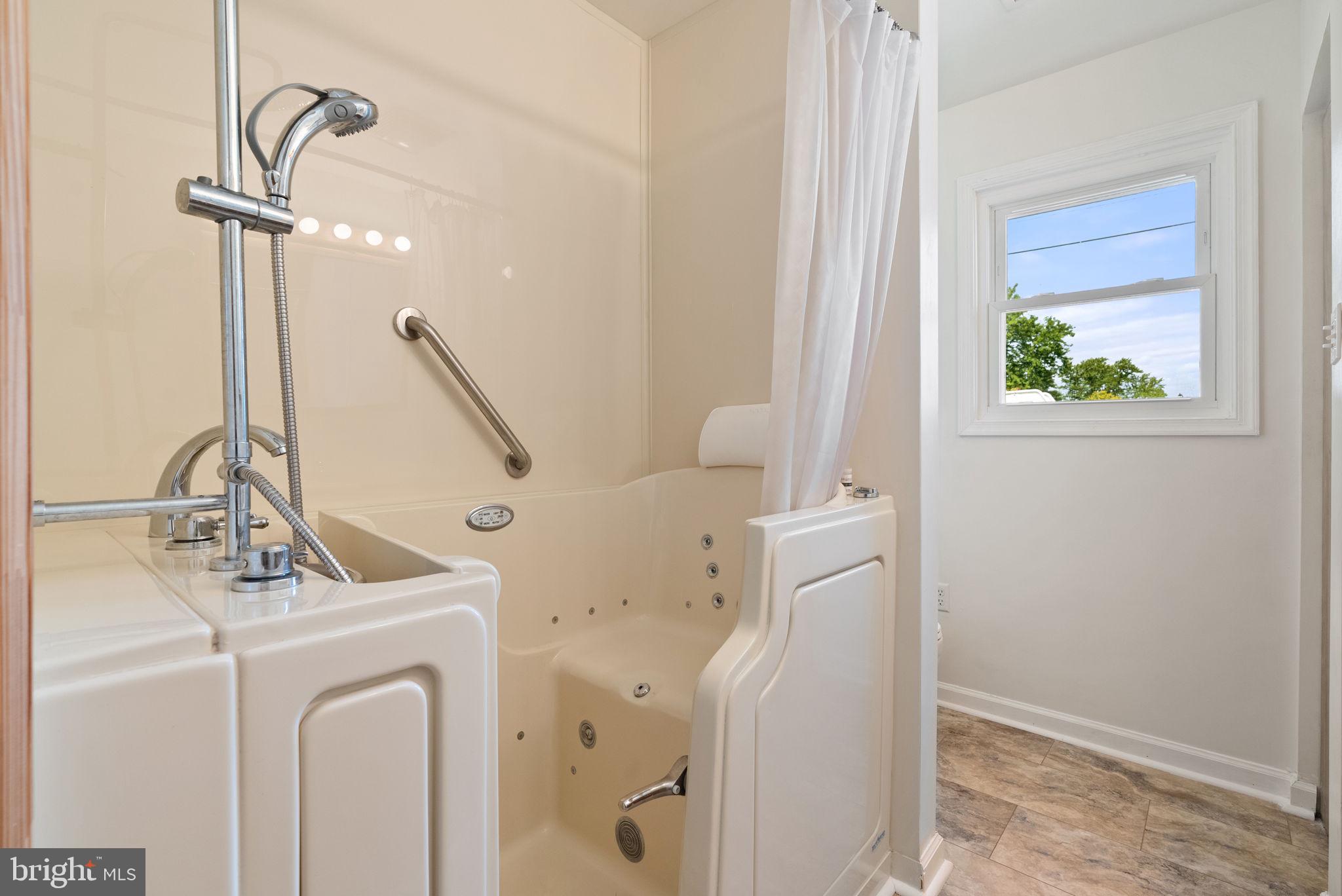 SKY-LIN PARK - Residential