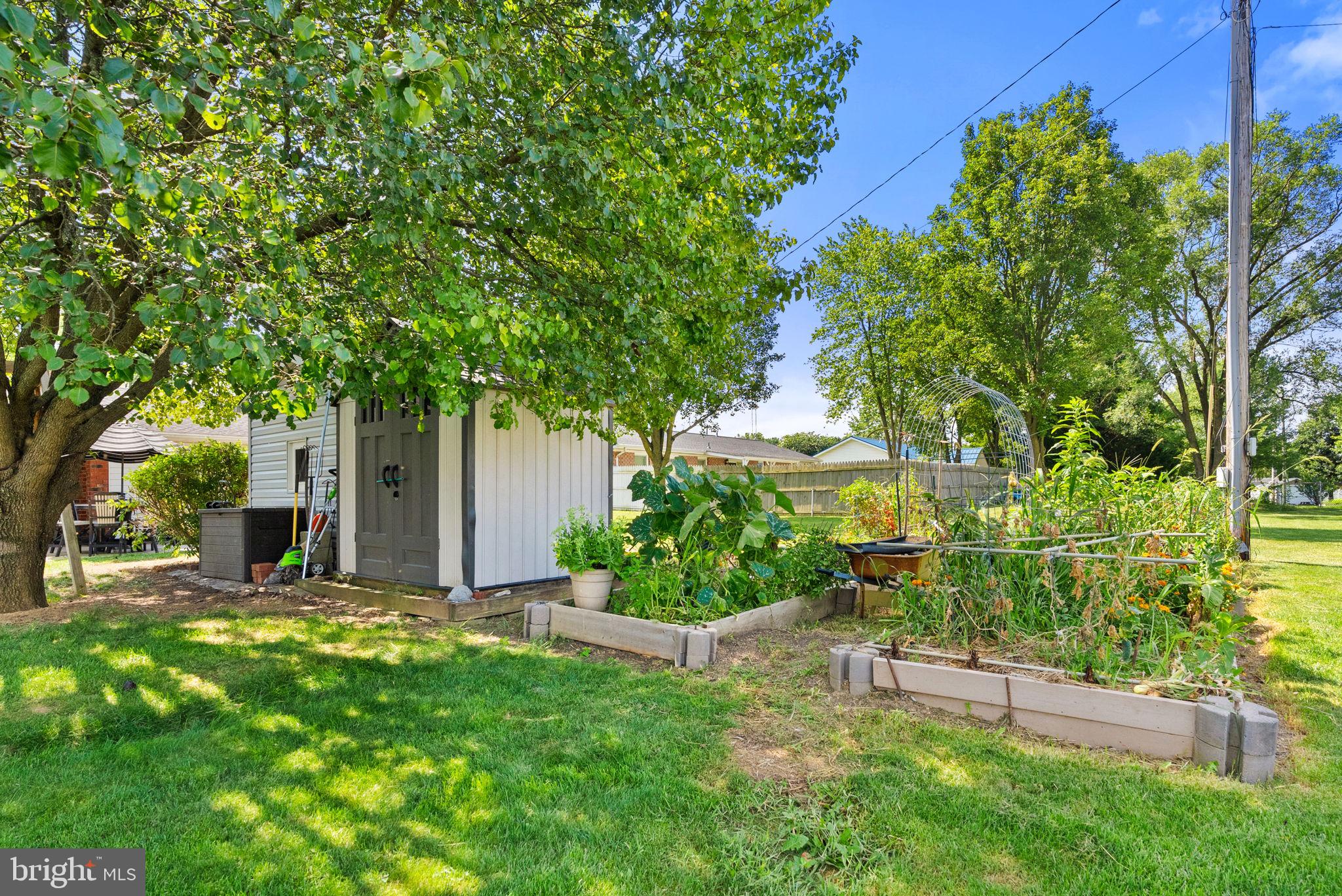 SKY-LIN PARK - Residential