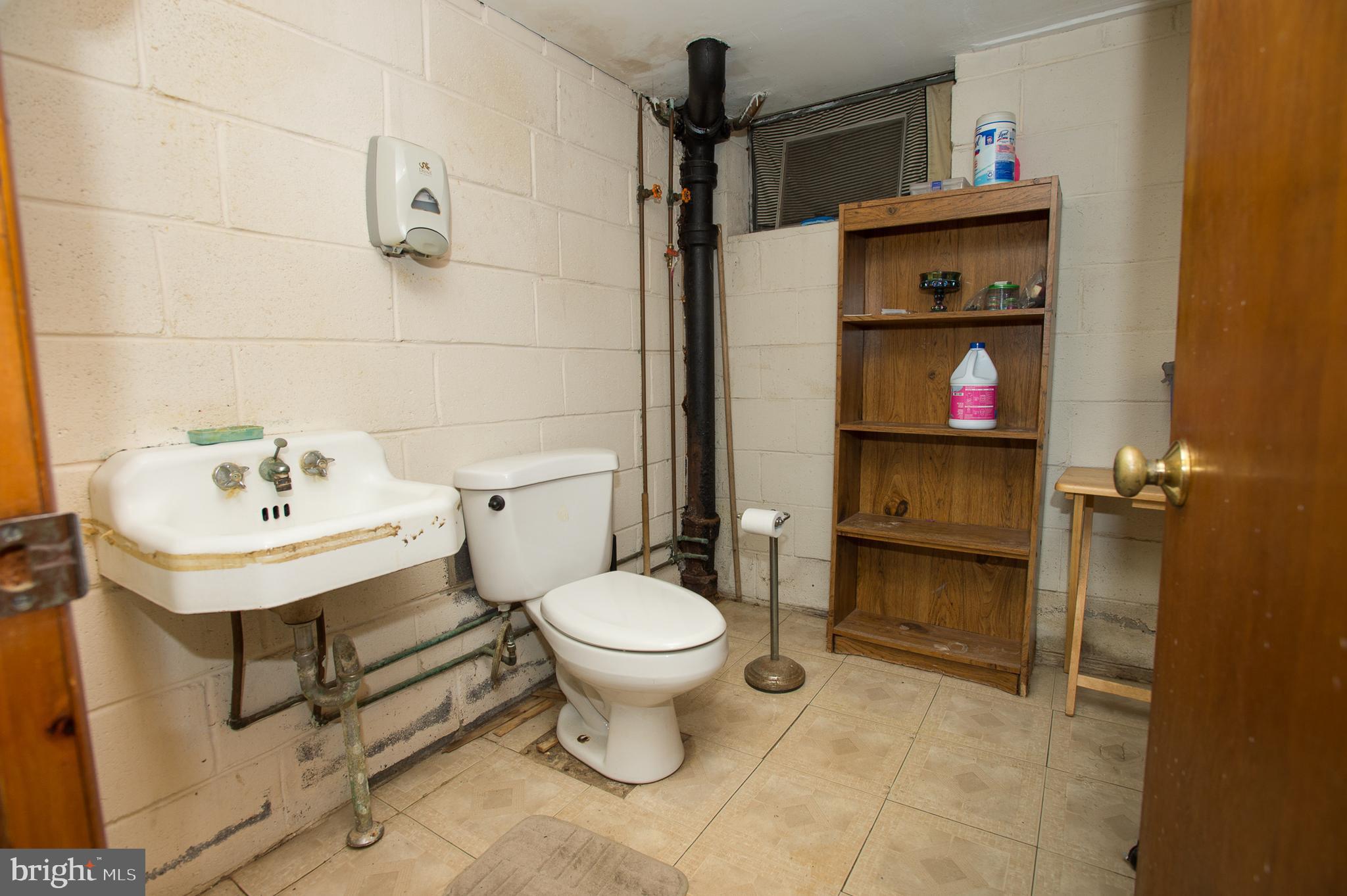 CLIFTON HEIGHTS - Residential