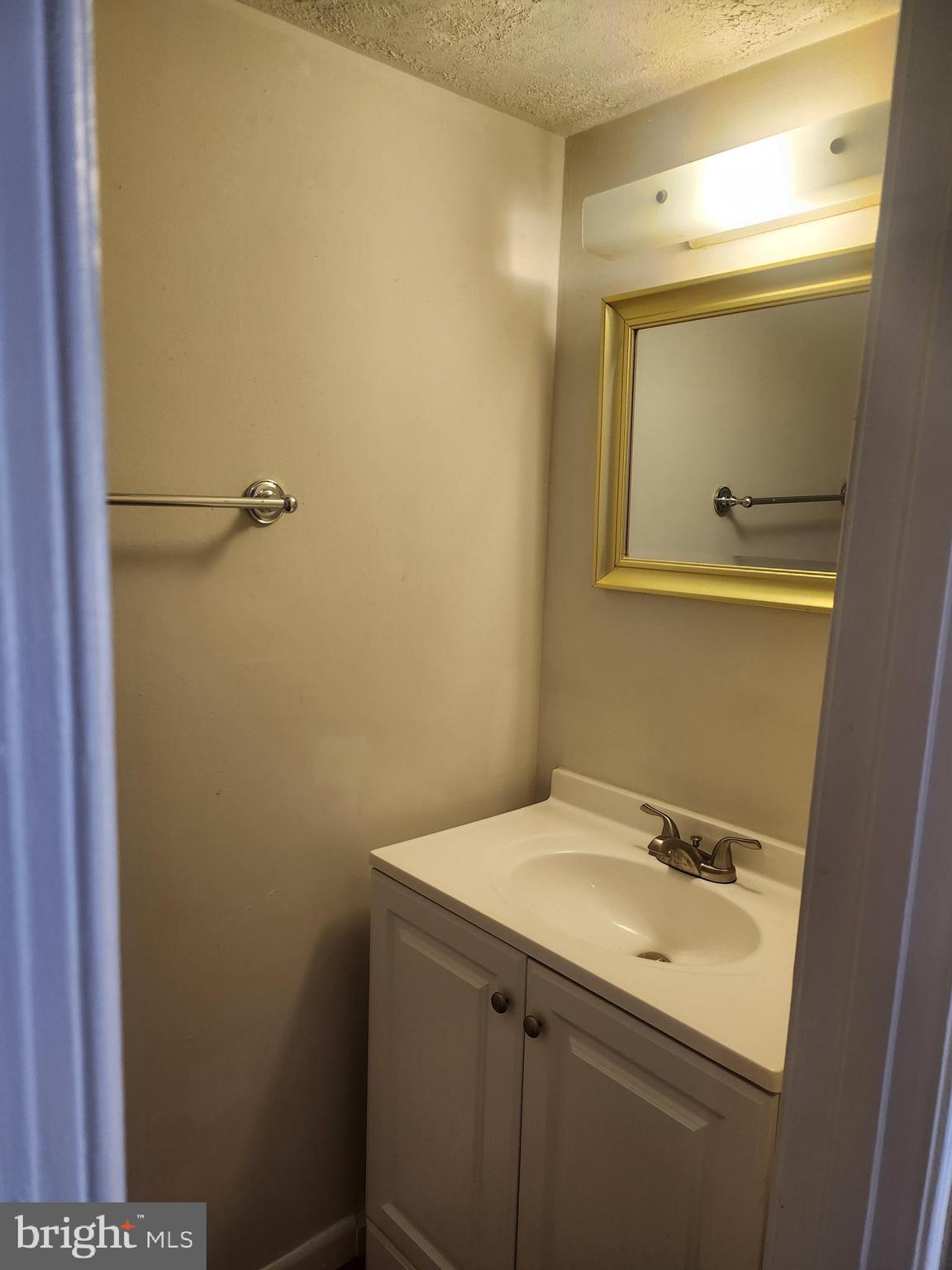 LAKE VILLAGE MANOR - Residential Lease