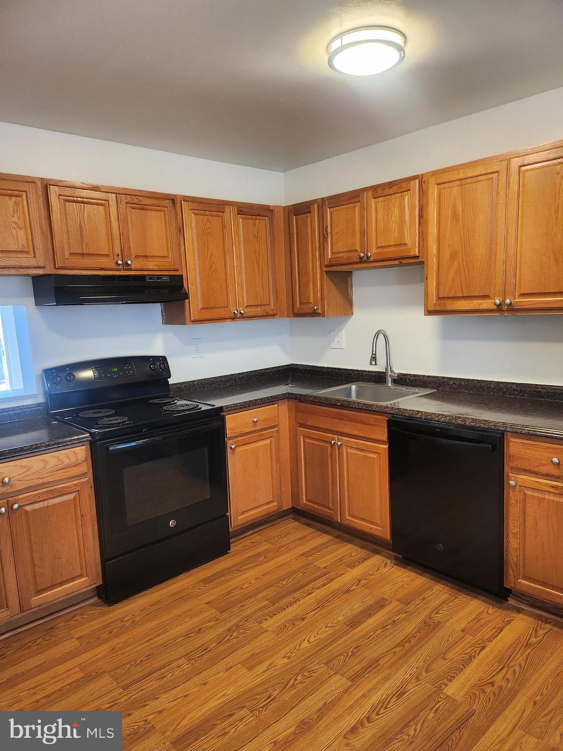 LAKE VILLAGE MANOR - Residential Lease