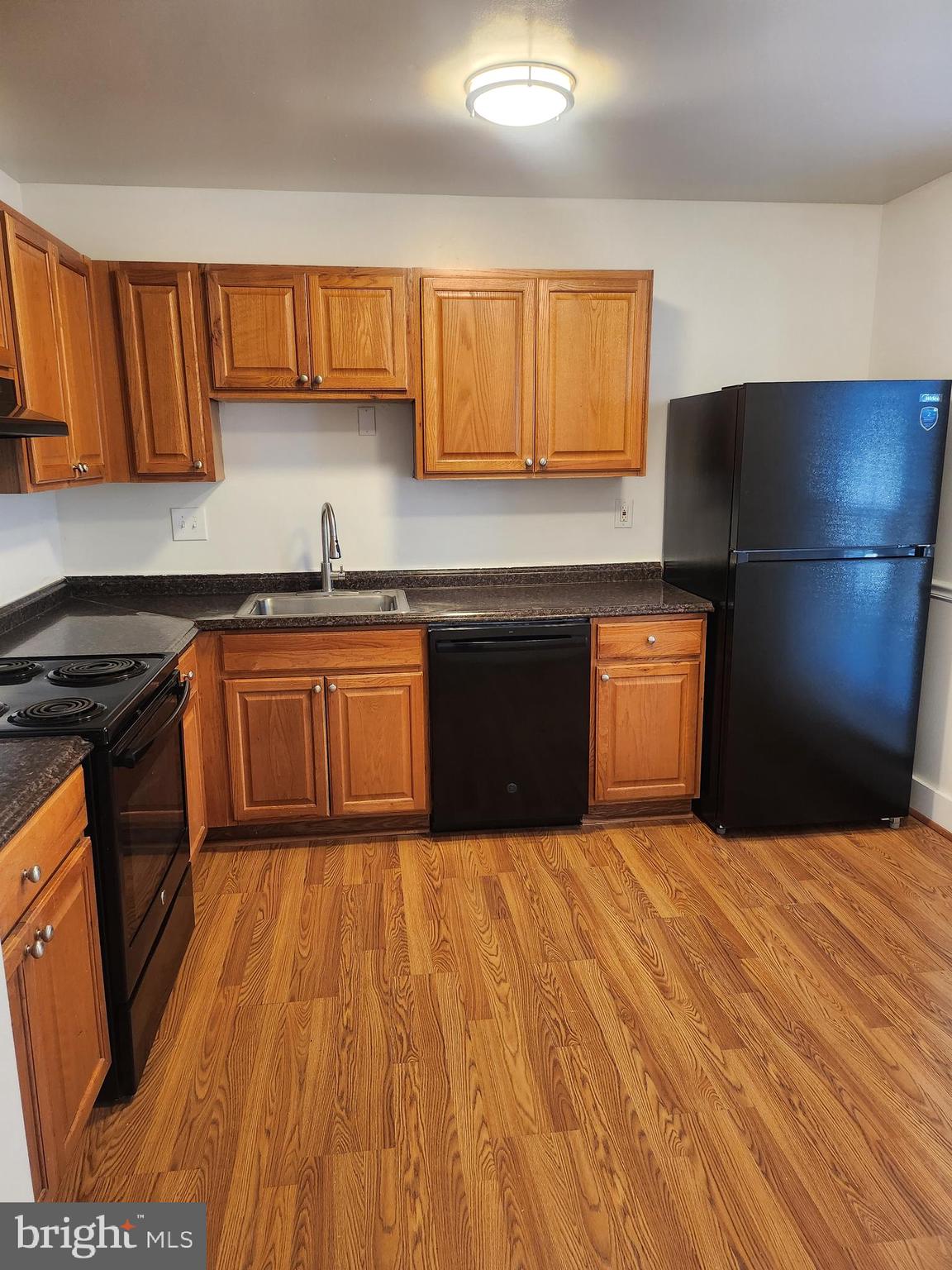 2269 PRINCE OF WALES COURT