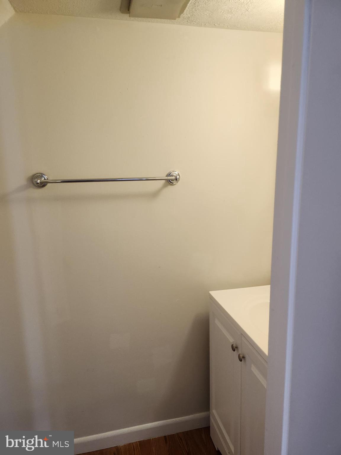 LAKE VILLAGE MANOR - Residential Lease