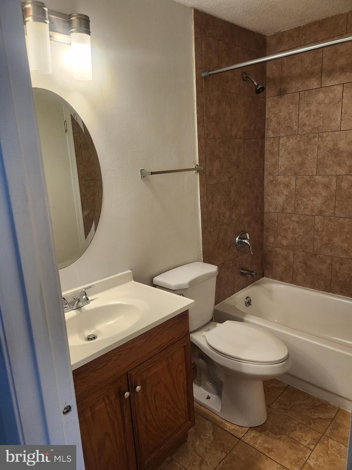 LAKE VILLAGE MANOR - Residential Lease