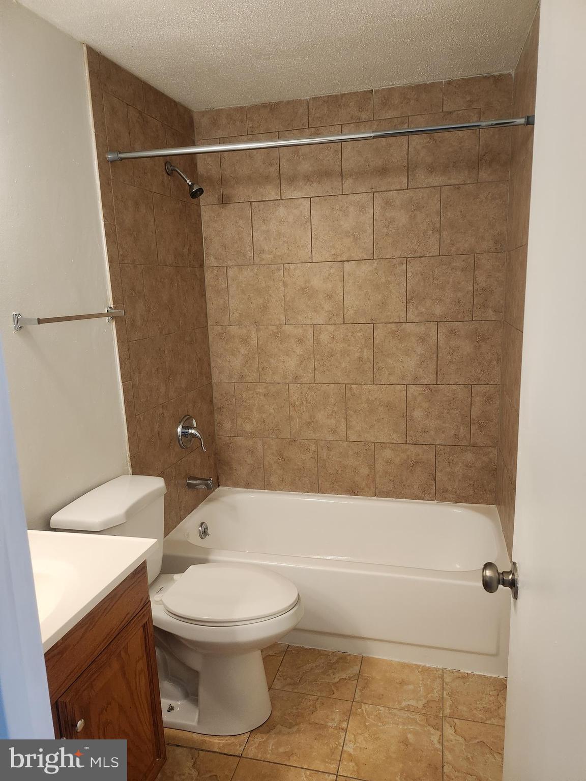 LAKE VILLAGE MANOR - Residential Lease