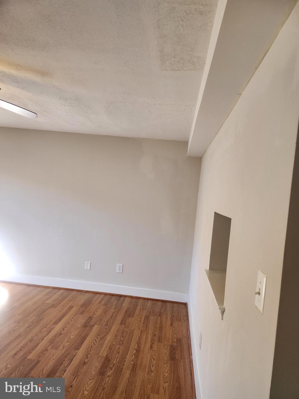 LAKE VILLAGE MANOR - Residential Lease