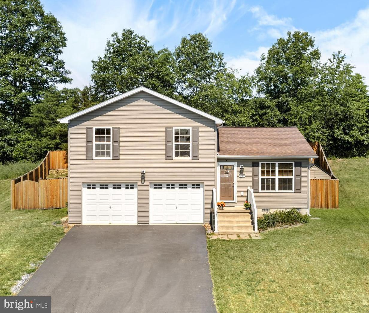 CHESSIE COURT - Residential