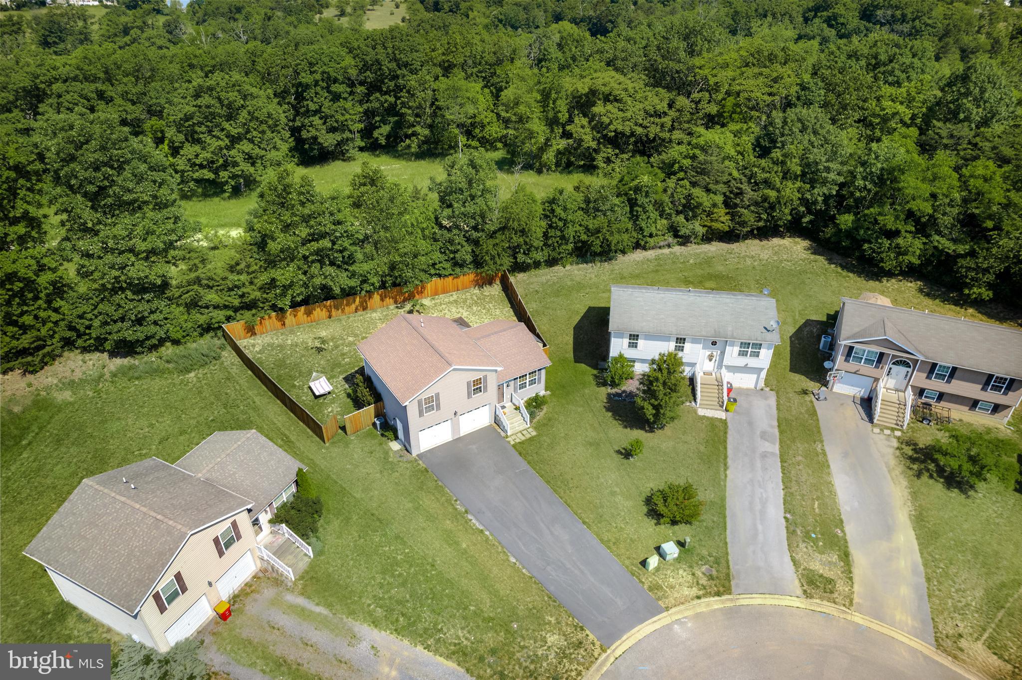 CHESSIE COURT - Residential