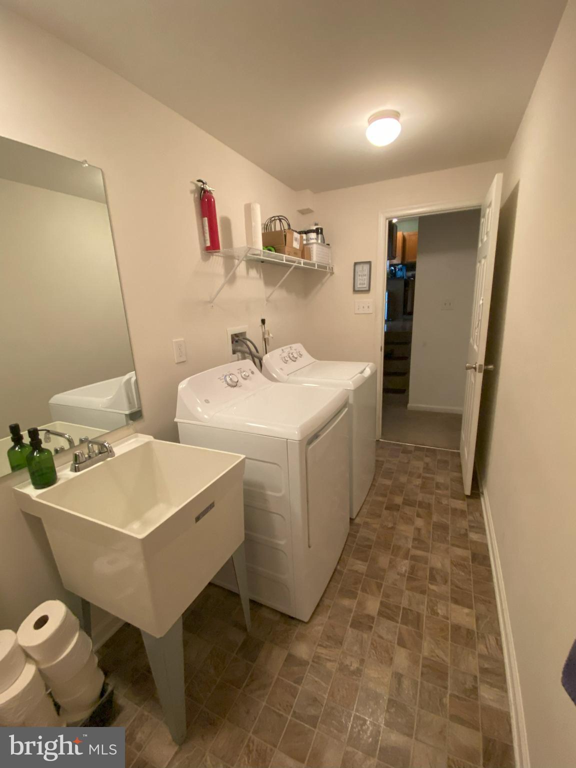 CHESSIE COURT - Residential