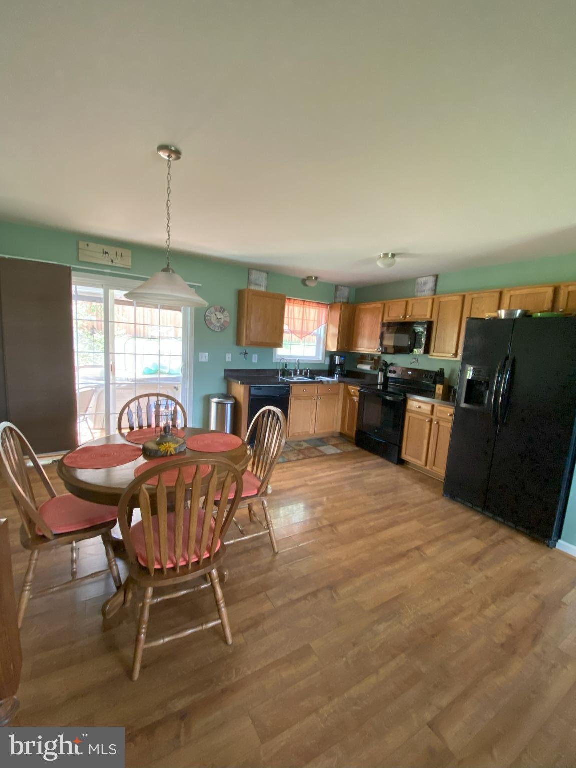 CHESSIE COURT - Residential