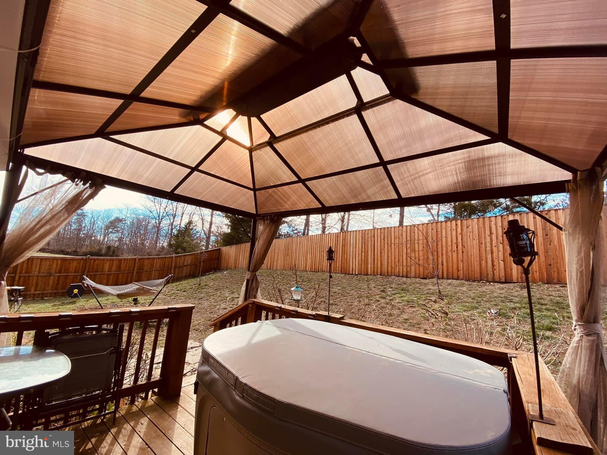 CHESSIE COURT - Residential